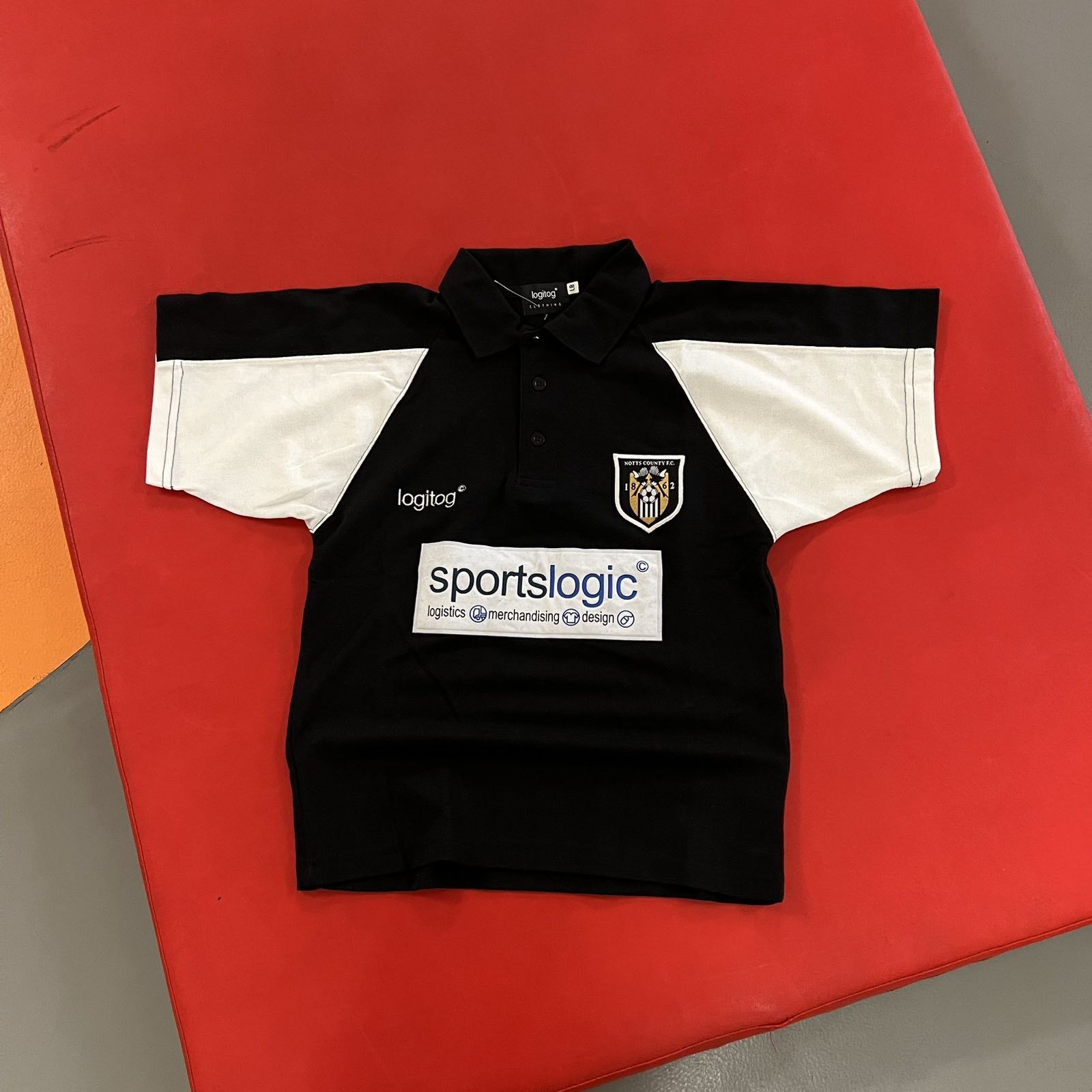 Vintage Vintage Logitog Notts County FC Soccer Jersey Sz xs-s Size US S / EU 44-46 / 1 - 1 Thumbnail