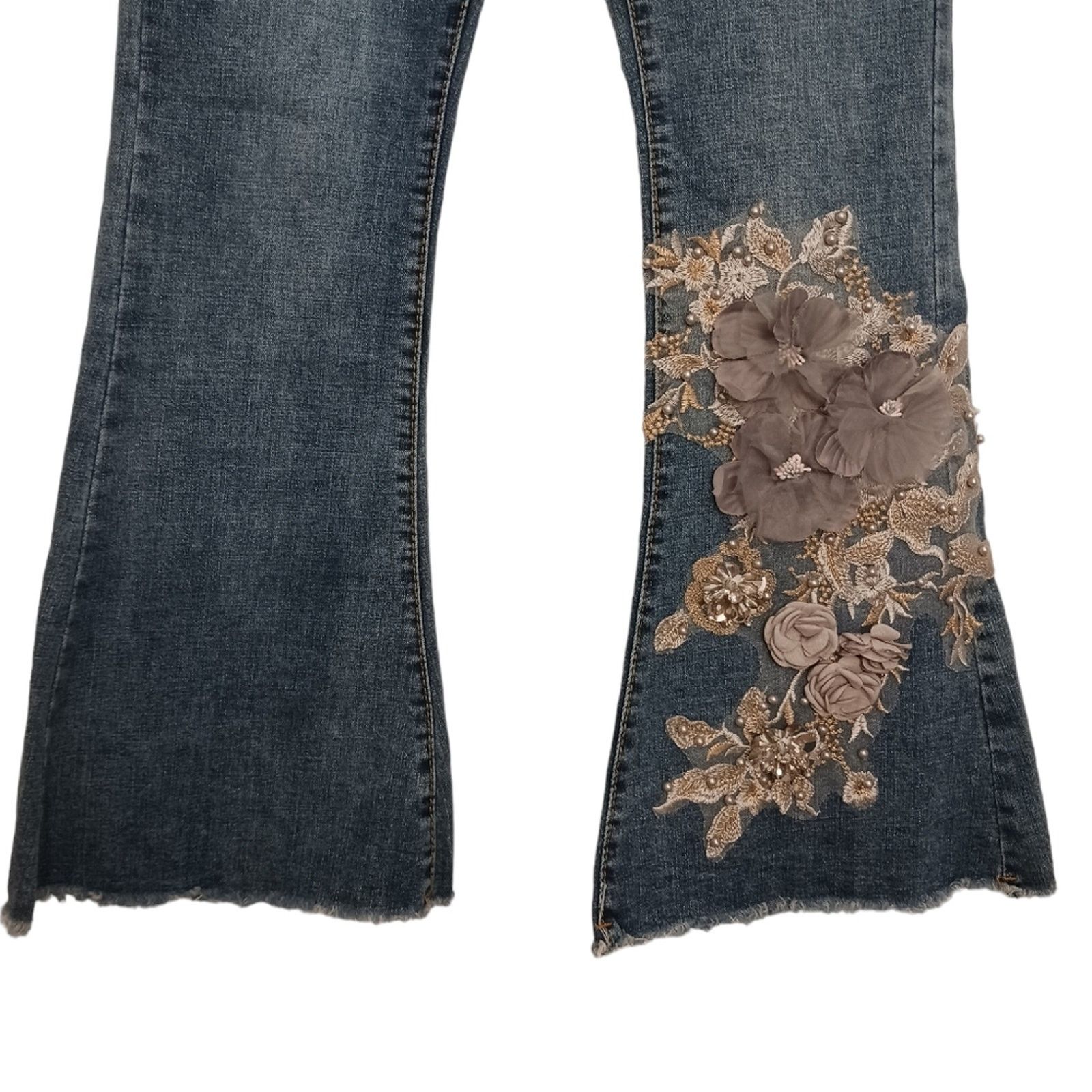 Vintage Jeweled Jeans Sz 28 Blue BEADED FLORAL PEARLS Boho Cottage Size 28" / US 6 / IT 42 - 11 Thumbnail