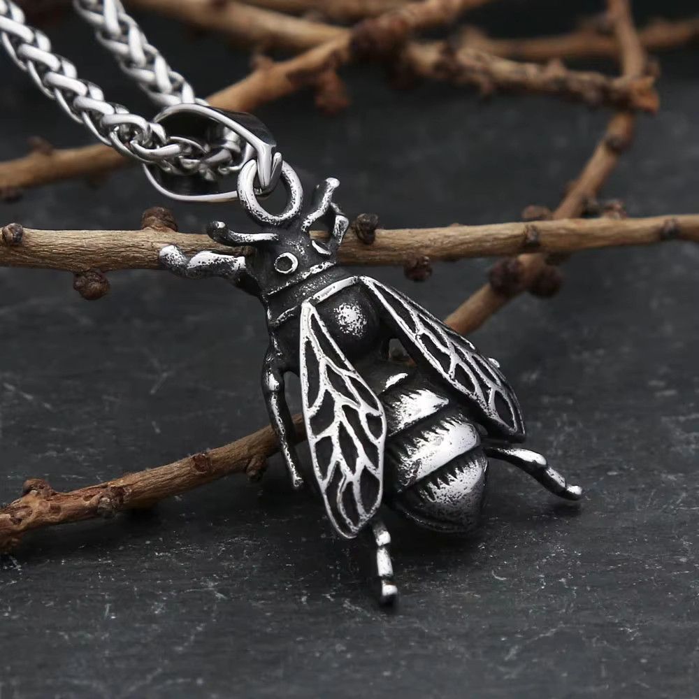 Jewelry Gothic Bee Pendant Necklace Size ONE SIZE - 5 Thumbnail