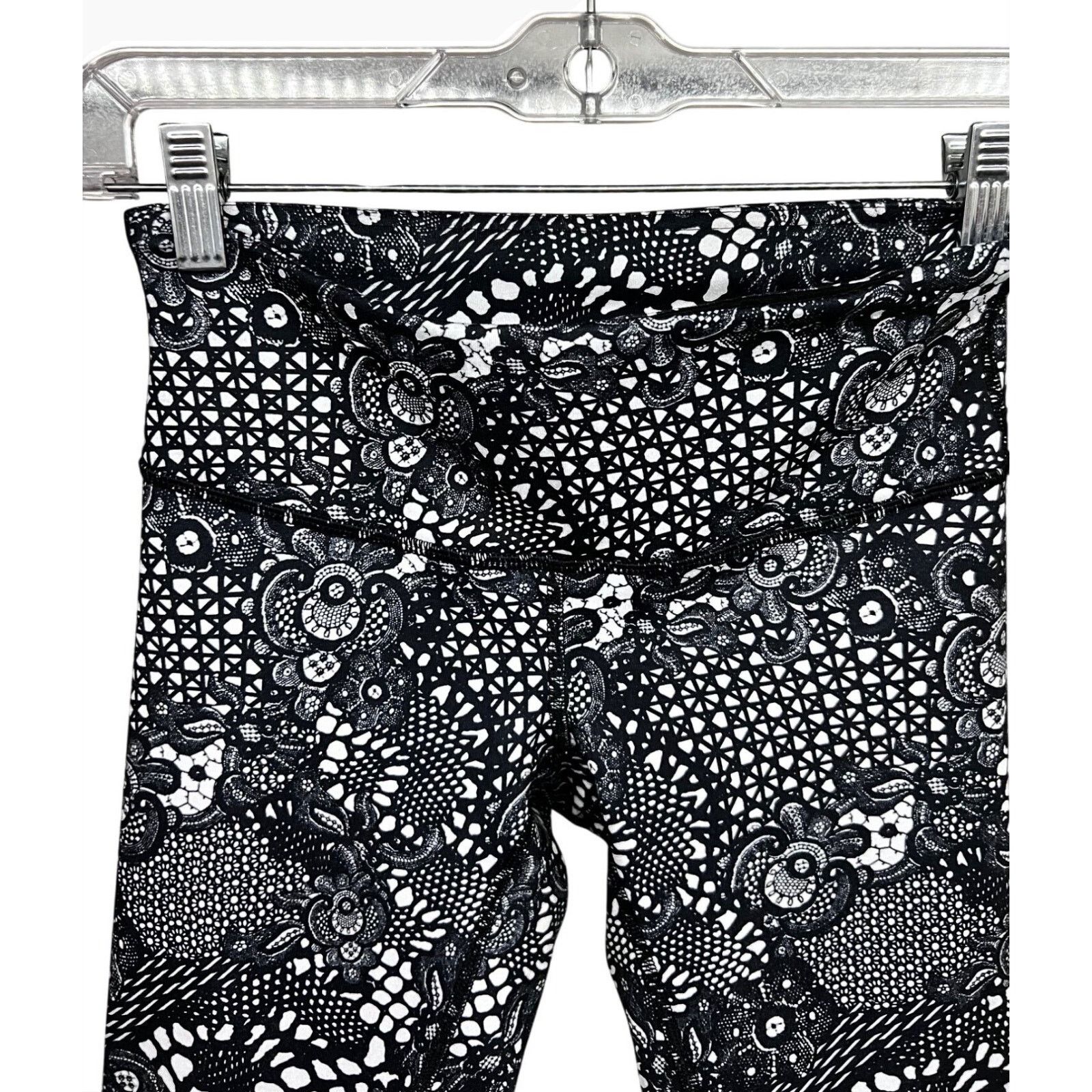 Lululemon Lululemon Wunder Under Crop III Leggings Pretty Lace Sz 4 Size 25" / US 0 / IT 36 - 8 Thumbnail