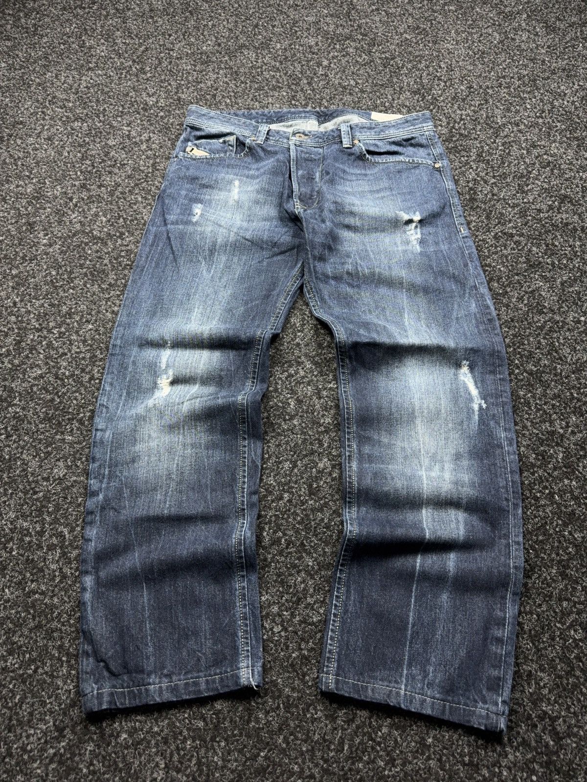Diesel Luxury 00s Diesel Darron Distressed Y2K Slim Tapered Jeans Size US 33 - 1 Thumbnail