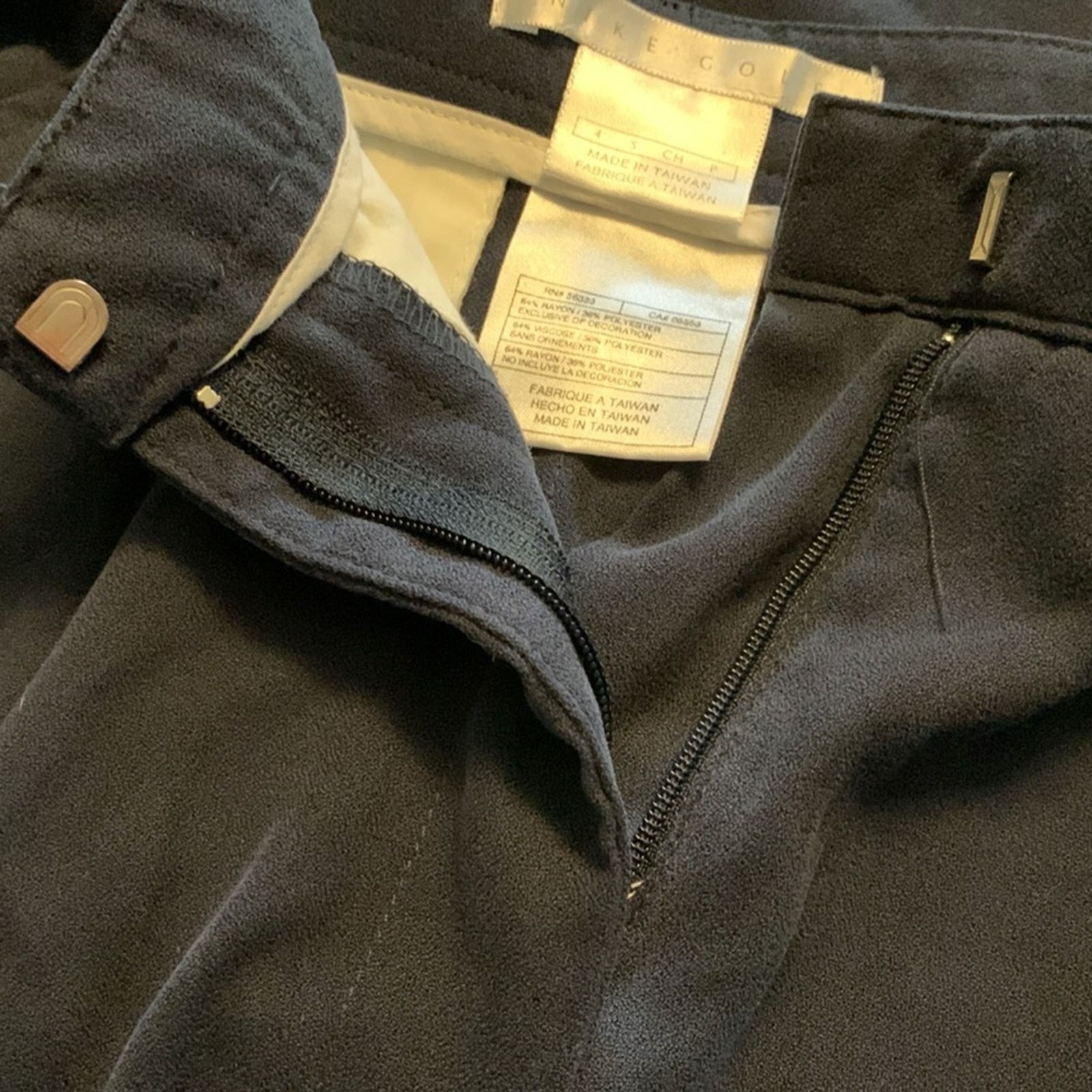 Nike Nike Women's Size 4 Small Golf Shorts Navy Blue Pleated Size 27" / US 4 / IT 40 - 6 Thumbnail