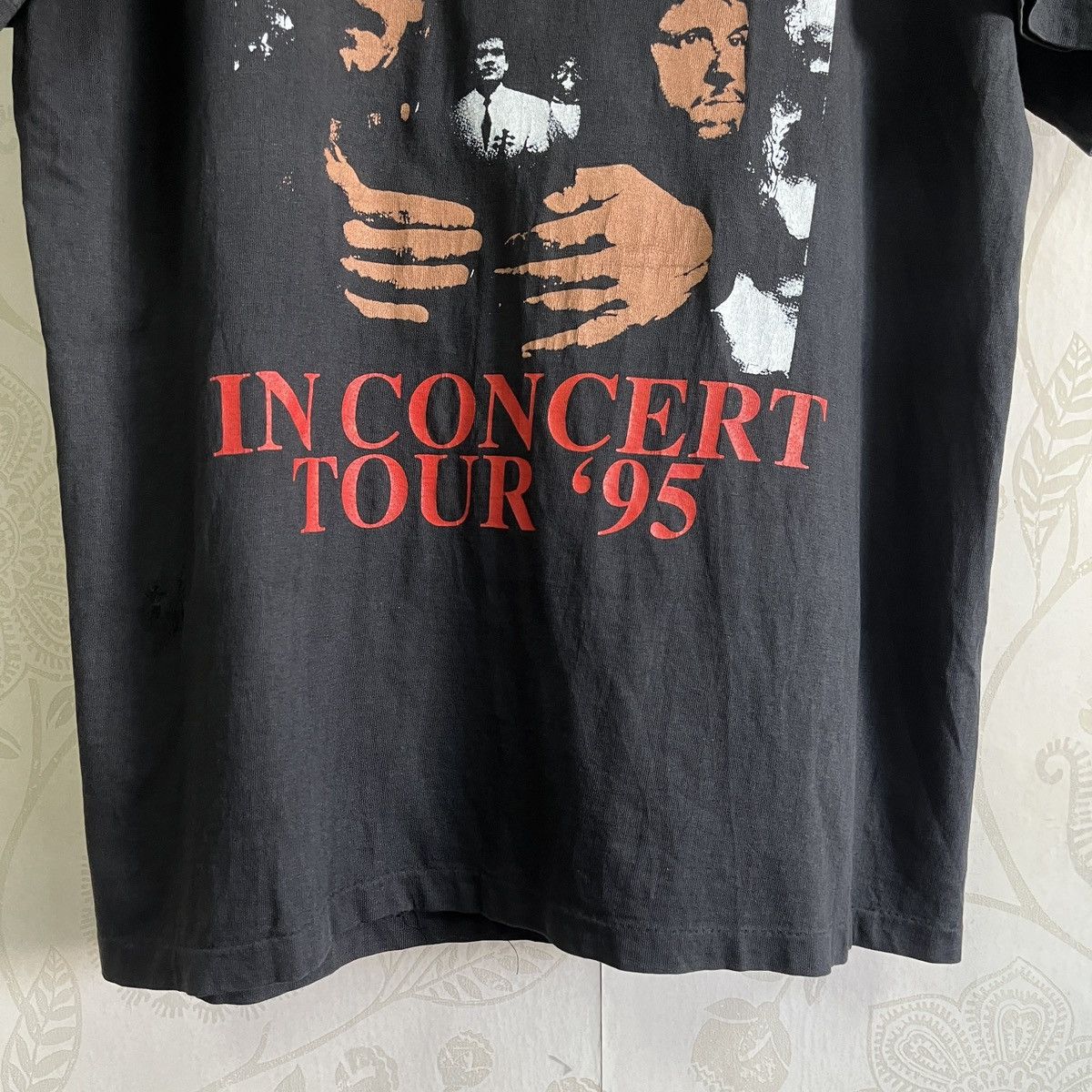 Band Tees × Vintage Rock Santana Brothers In Concert Tour 95 TShirt Size US L / EU 52-54 / 3 - 9 Thumbnail