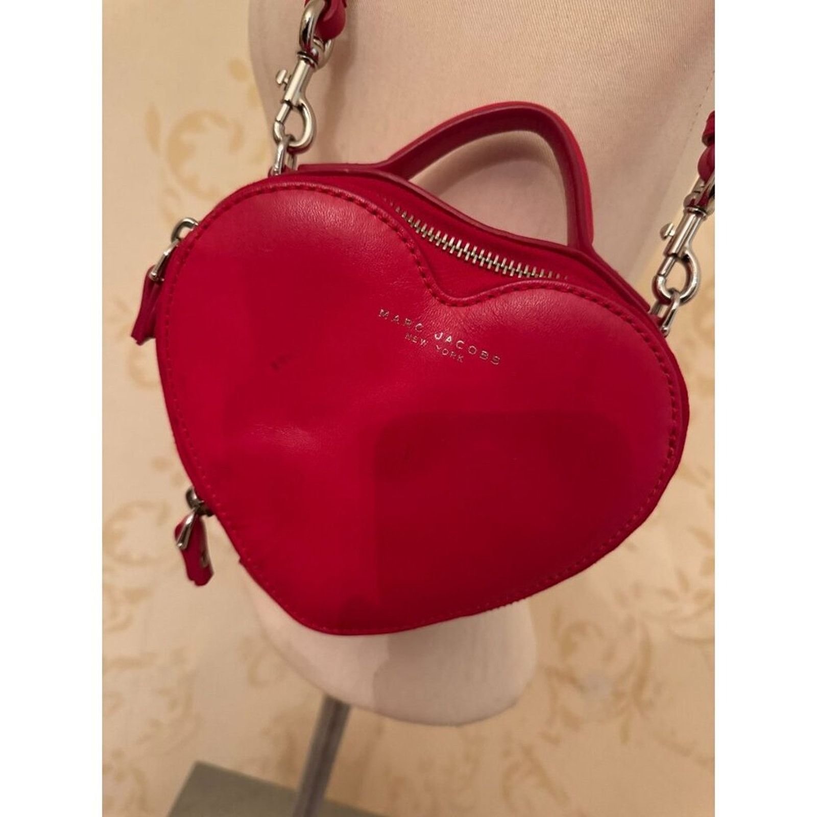 Marc Jacobs Ladies Marc Jacobs Red Heart 100% Leather Handbag ~ Darling Size ONE SIZE - 5 Thumbnail