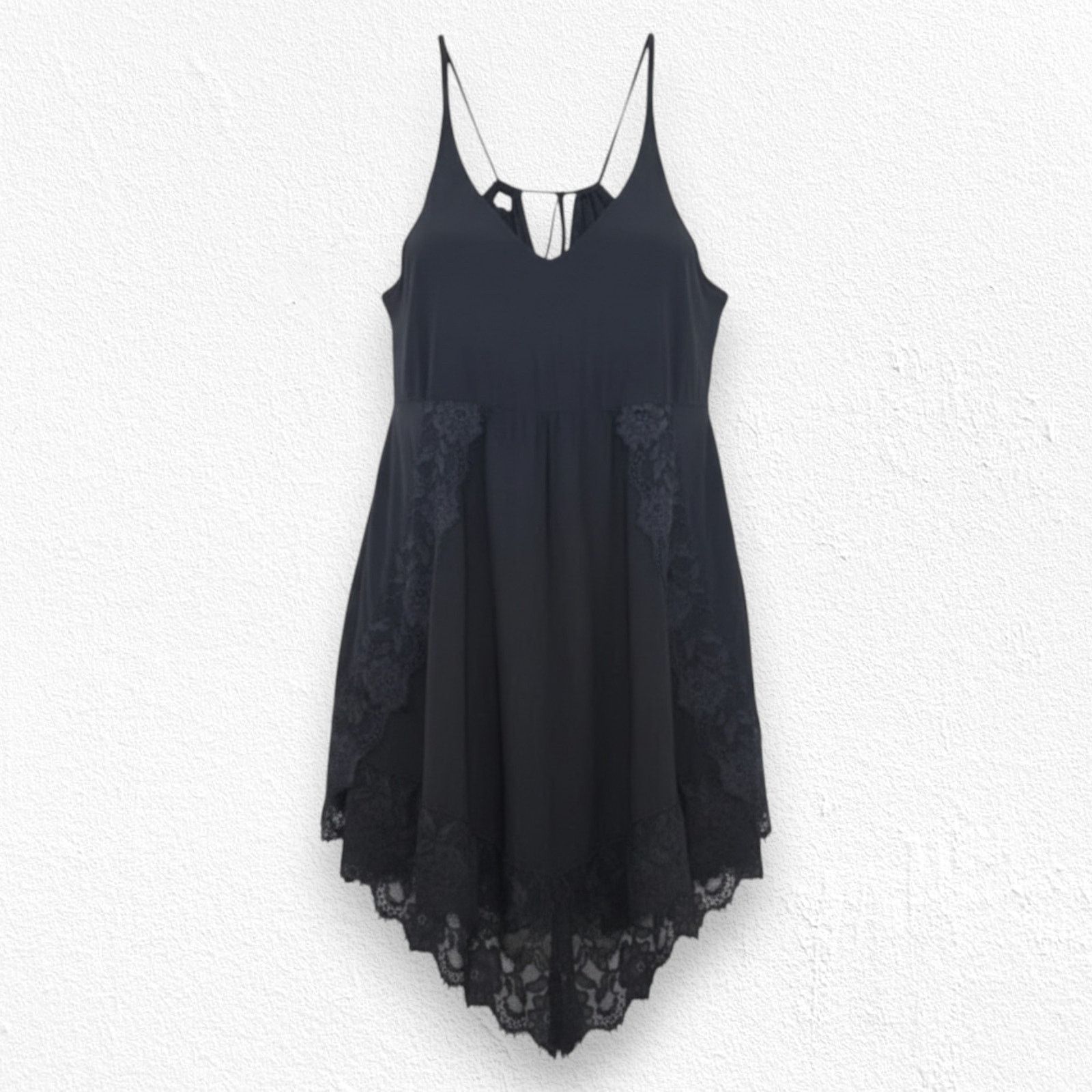 Free People Free People Black Lace Slip Nightgown Chemise Size Medium Size M / US 6-8 / IT 42-44 - 1 Thumbnail