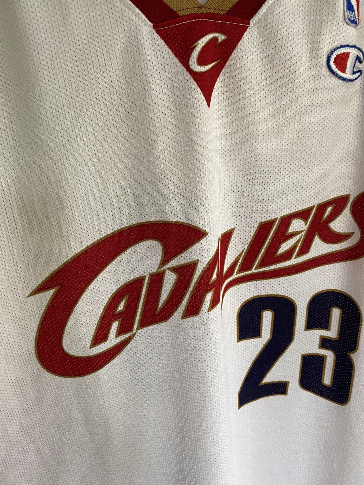 Champion × NBA × Vintage LeBron James Cleveland Cavaliers Jersey 23 Champion NBA Cavs Size US XL / EU 56 / 4 - 8 Thumbnail