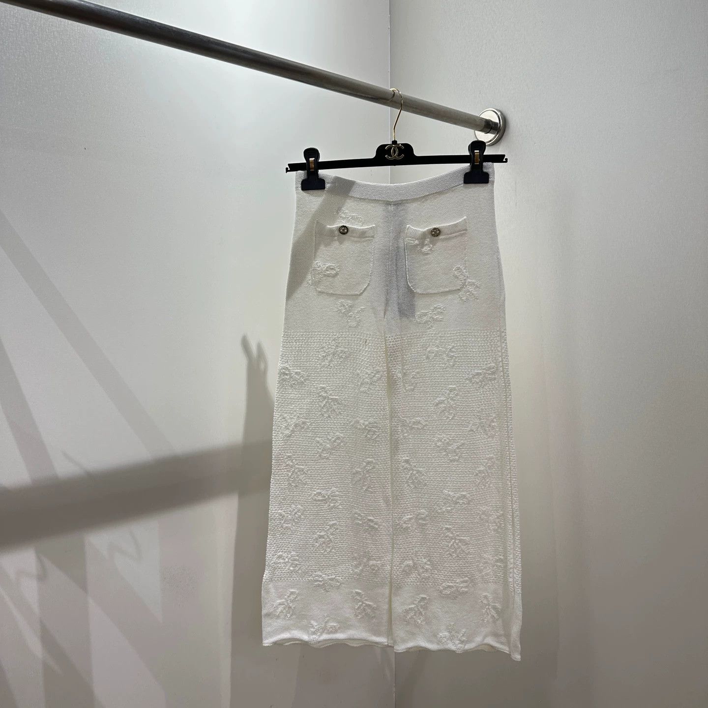 Chanel Chanel 24P May323 All-over Bow Openwork Knit Long Pants Size 25" / US 0 / IT 36 - 1 Thumbnail