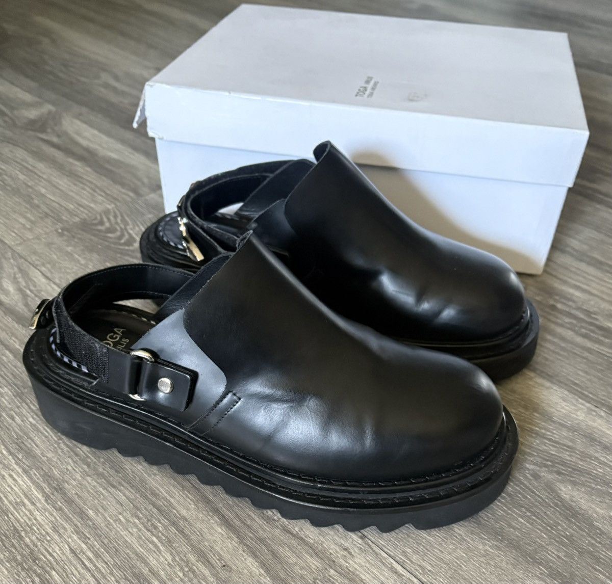 Toga virilis leather slip ons