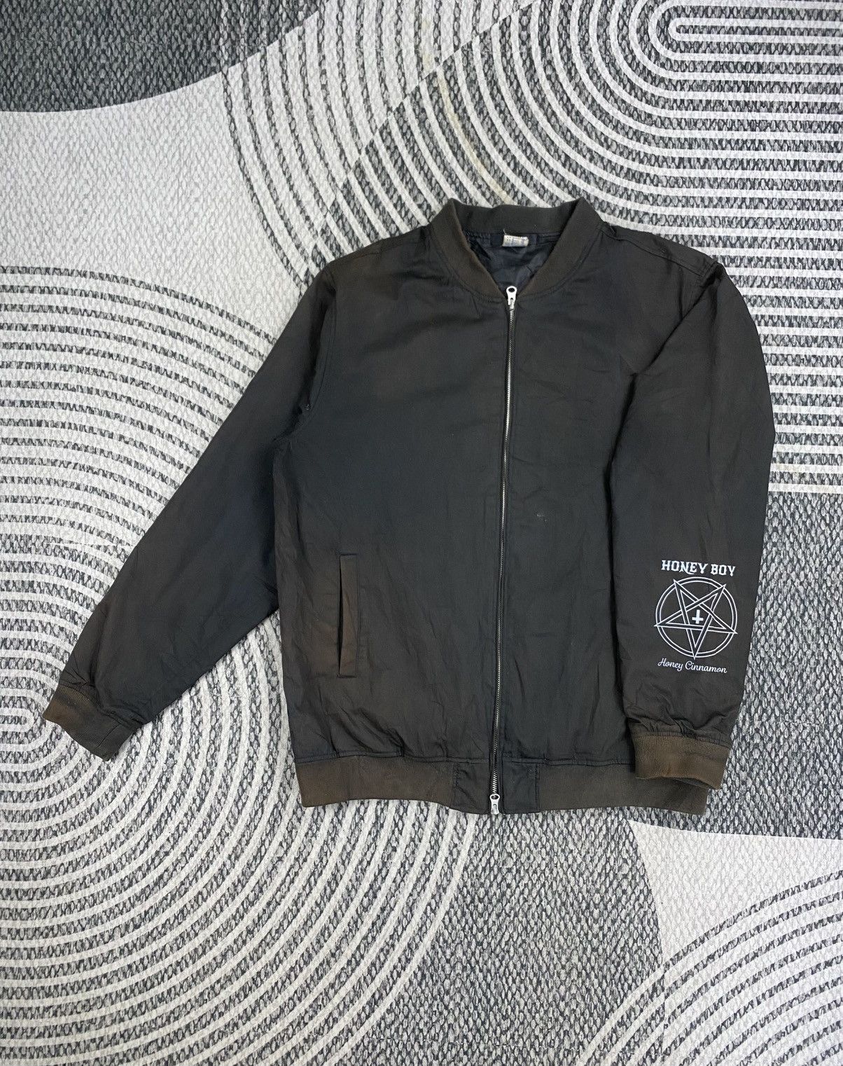 Hysteric Glamour Vintage Honey Boy Devil Faded Brown Zipper Bomber Jacket Size US L / EU 52-54 / 3 - 3 Thumbnail