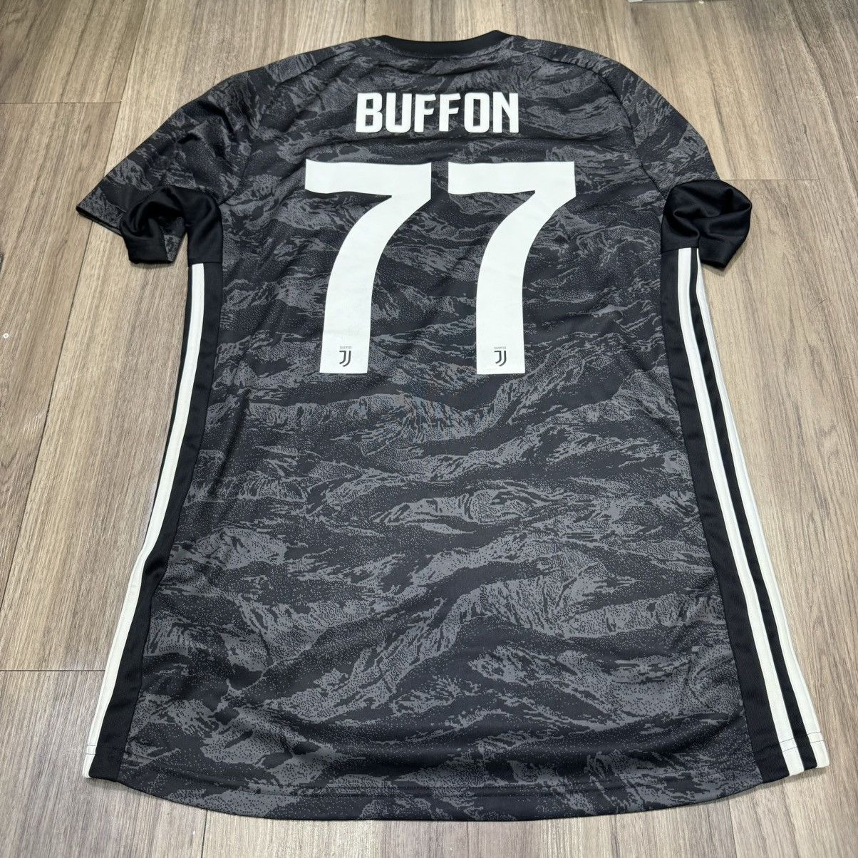 Adidas Juventus 19/20 goalkeeper gk shirt #77 Buffon Size US M / EU 48-50 / 2 - 2 Thumbnail