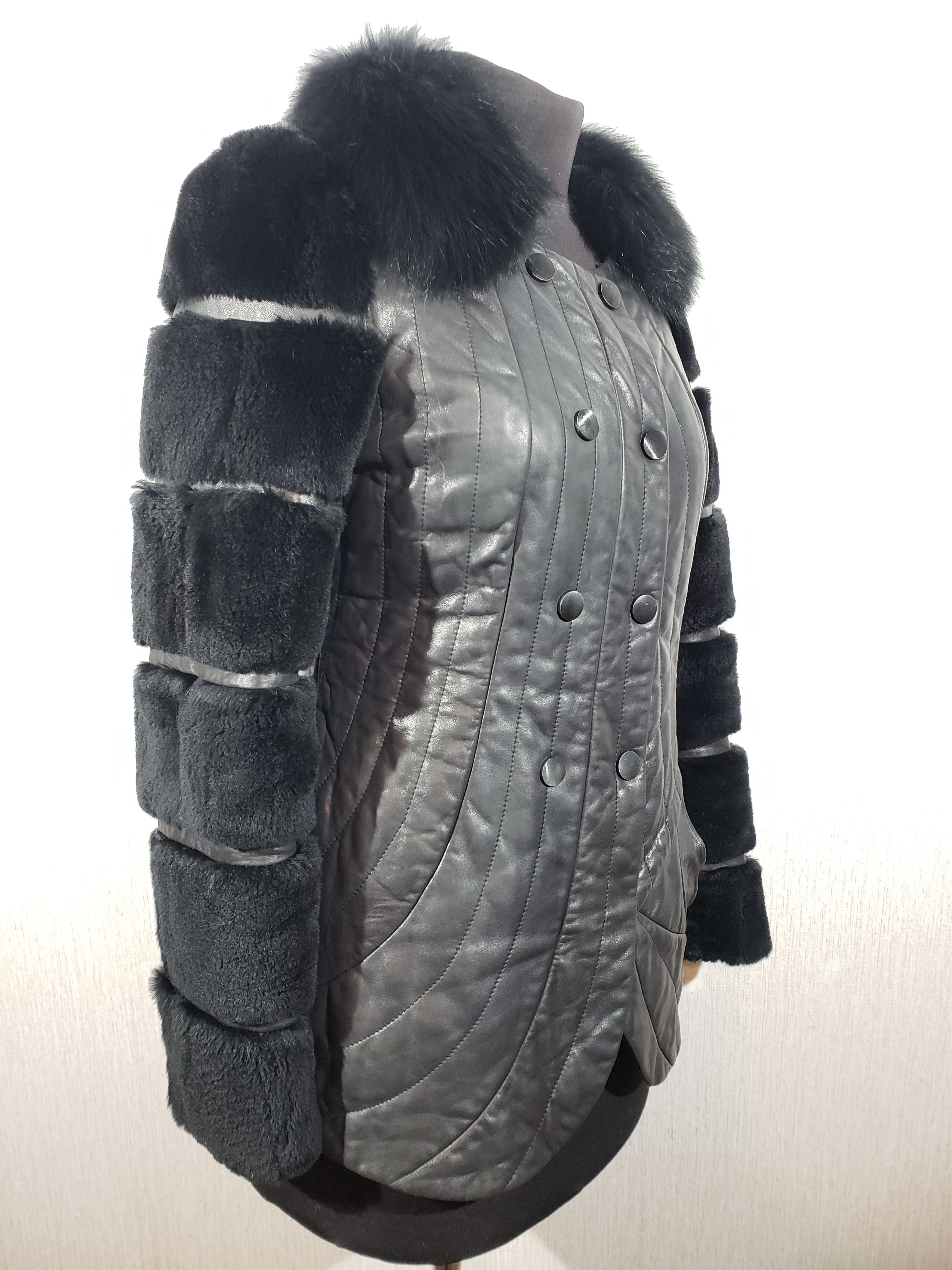 Other Black women's leather jacket with fur sleeves. Size M / US 6-8 / IT 42-44 - 3 Thumbnail