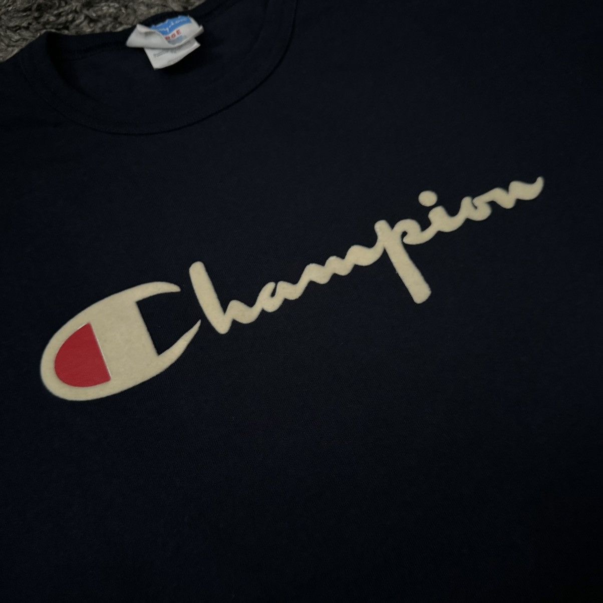 Champion Vintage Champion Suede Logo Navy Tee Size US XL / EU 56 / 4 - 2 Thumbnail