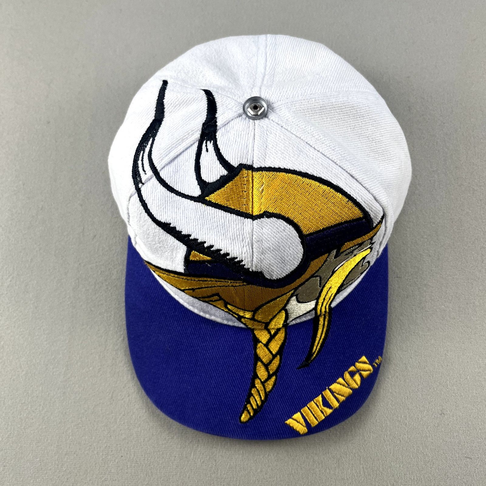 NFL × The Game × Vintage Vintage Minnesota Vikings Hat Snapback The Game Big Logo NFL Size ONE SIZE - 4 Thumbnail