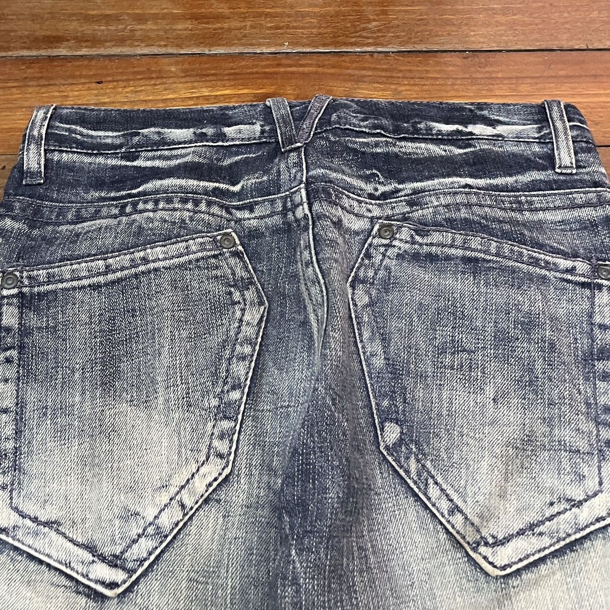 Le Grande Bleu (L.G.B.) Rare Design Vintage Japanese Brand Flared Jeans 1990s Size US 27 - 7 Thumbnail
