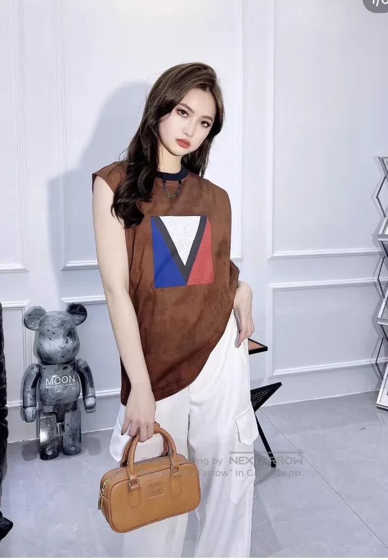Louis Vuitton Louis Vuitton 24 Chocolate Geometric Chain Vest Size US XXS / EU 40 - 8 Thumbnail