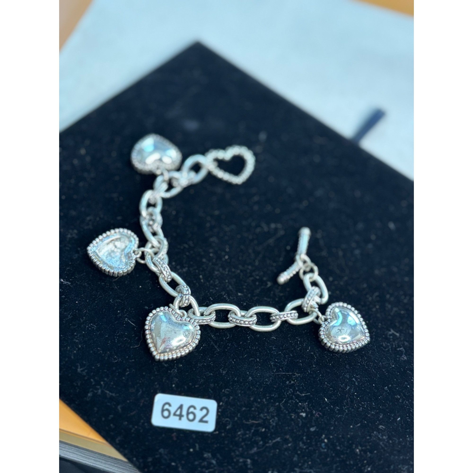 Other Heart Charm Silver Tone Bracelet With Toggle Clasp 7.5" Size ONE SIZE - 1 Thumbnail