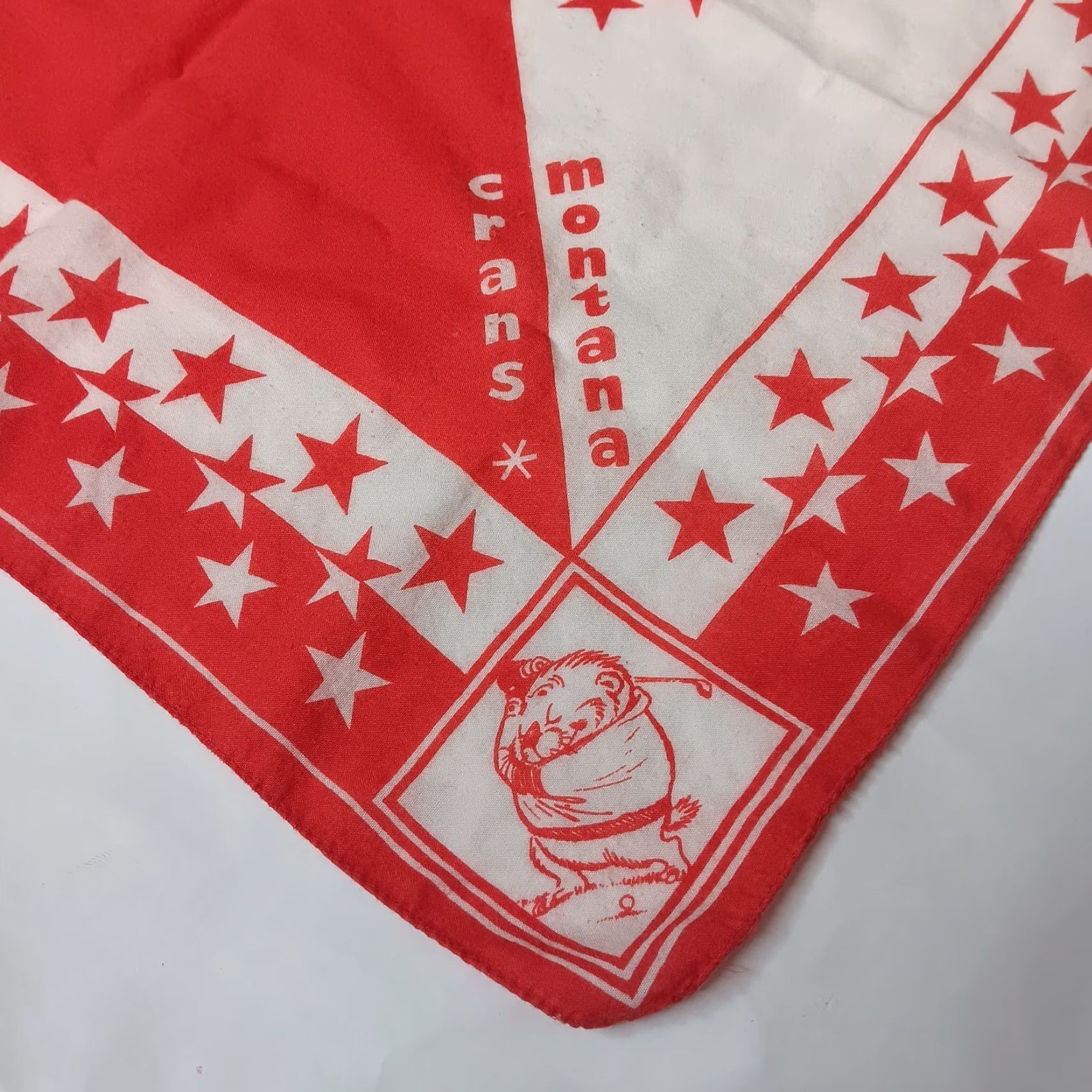 Vintage VINTAGE Badger Bandana Scarf Unisex 19x20" Red White Travel Stars Crans-Montana Switzerland Souvenir Man/Woman? Size ONE SIZE - 6 Thumbnail