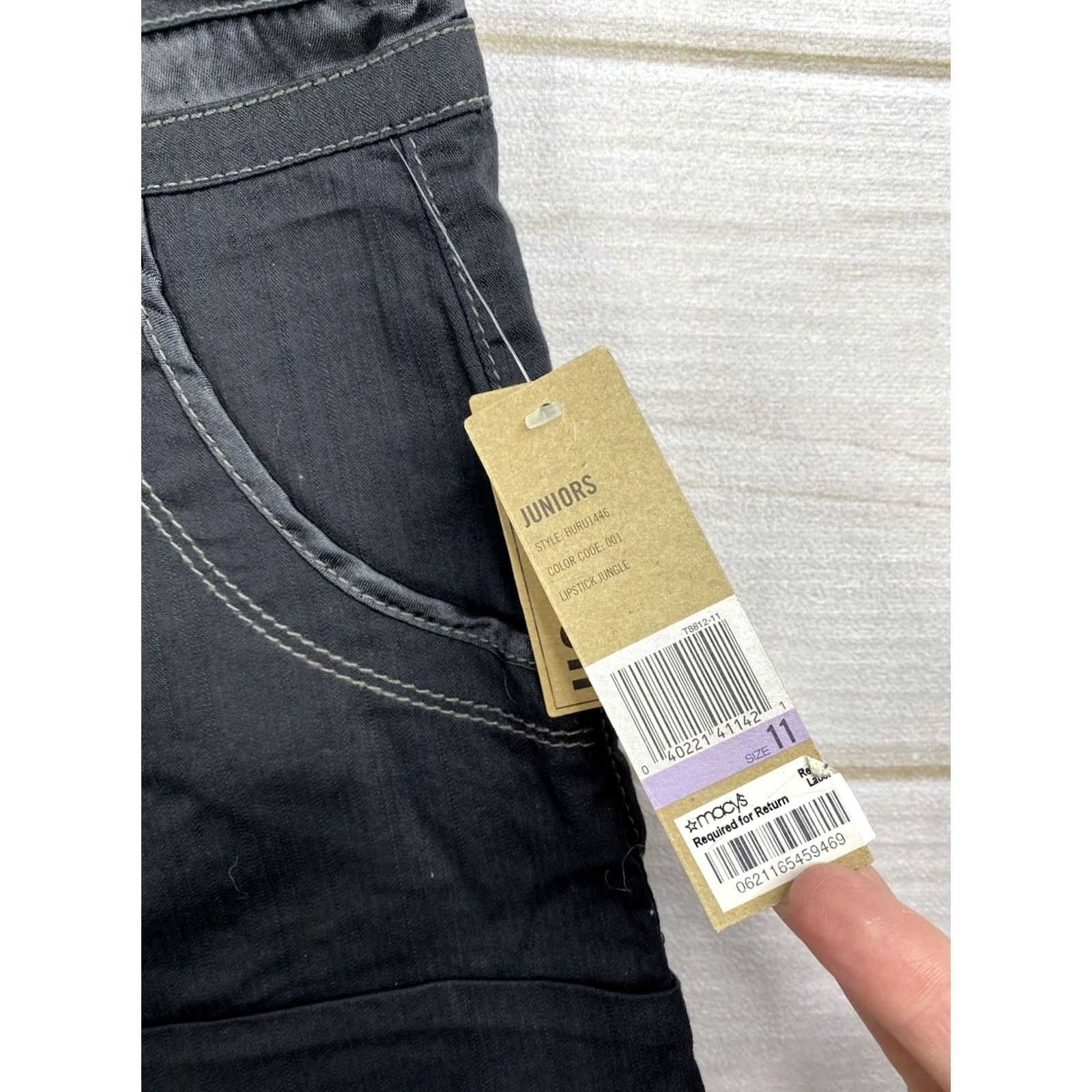 DKNY DKNY Jeans Shorts Womens Juniors 11 Black Satin Trim Pleated Stretch NWT 90s Vintage Style Chino Pants Shorts Size 32" / US 10 / IT 46 - 2 Thumbnail