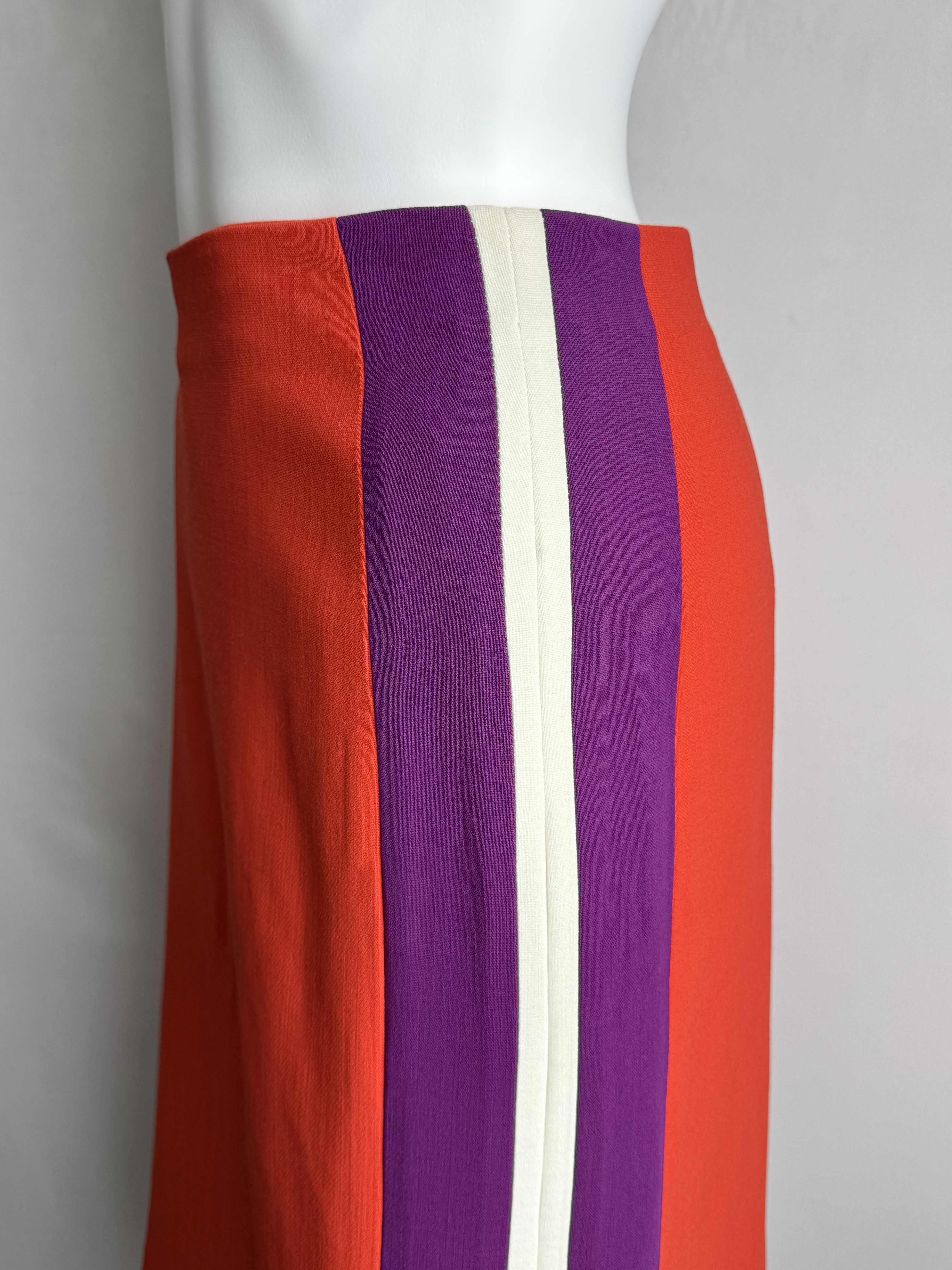 Fendi FENDI women’s wool pencil skirt, made in Italy Size 30" / US 8 / IT 44 - 2 Thumbnail