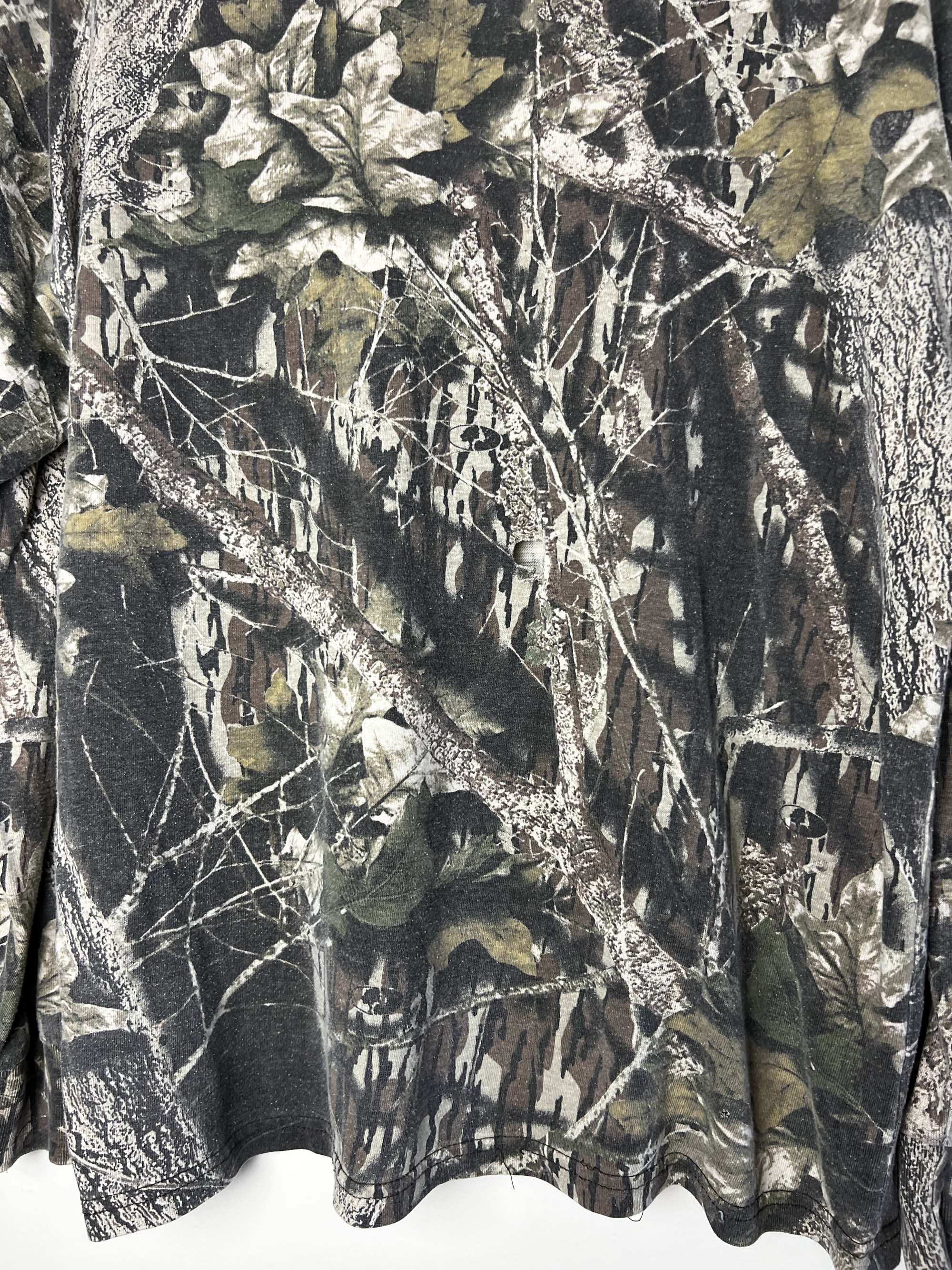 Vintage Vintage 1990's Camouflage Print Long Sleeve Undershirt Size US L / EU 52-54 / 3 - 8 Thumbnail