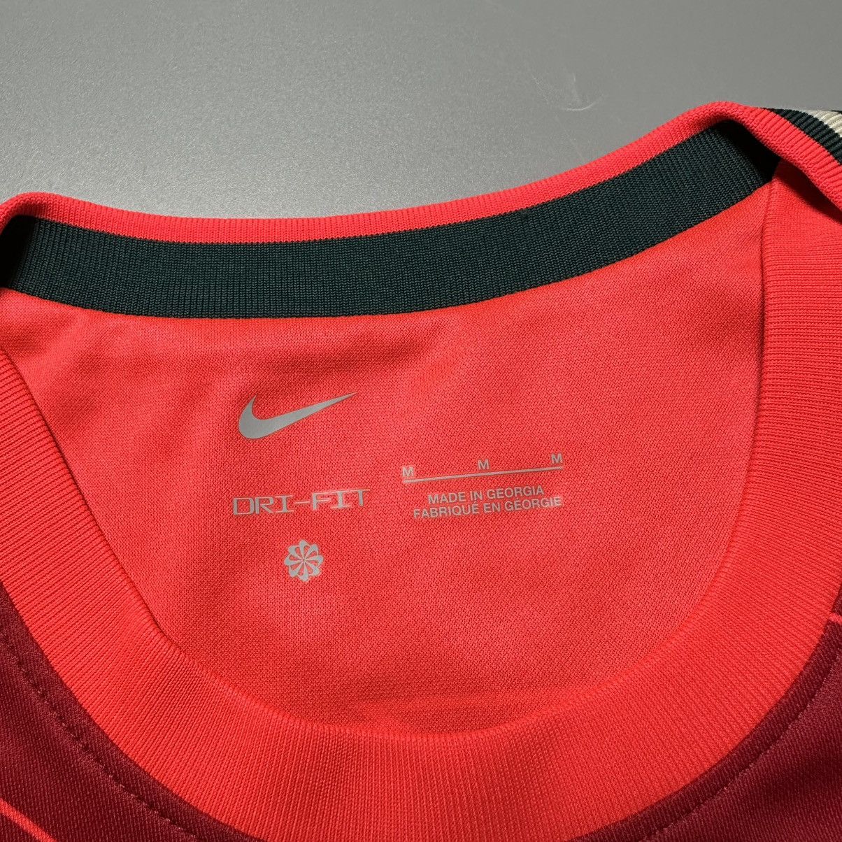 Nike LIVERPOOL NIKE 2021/2022 FOOTBALL HOME JERSEY #3 FABINHO Size US M / EU 48-50 / 2 - 6 Thumbnail