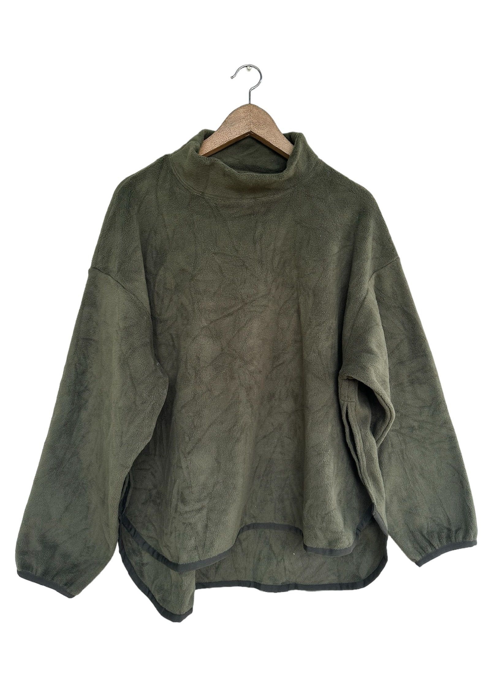 Uniqlo × White Mountaineering Uniqlo X White Mountaineering Fleece Sweater Size US XL / EU 56 / 4 - 1 Thumbnail