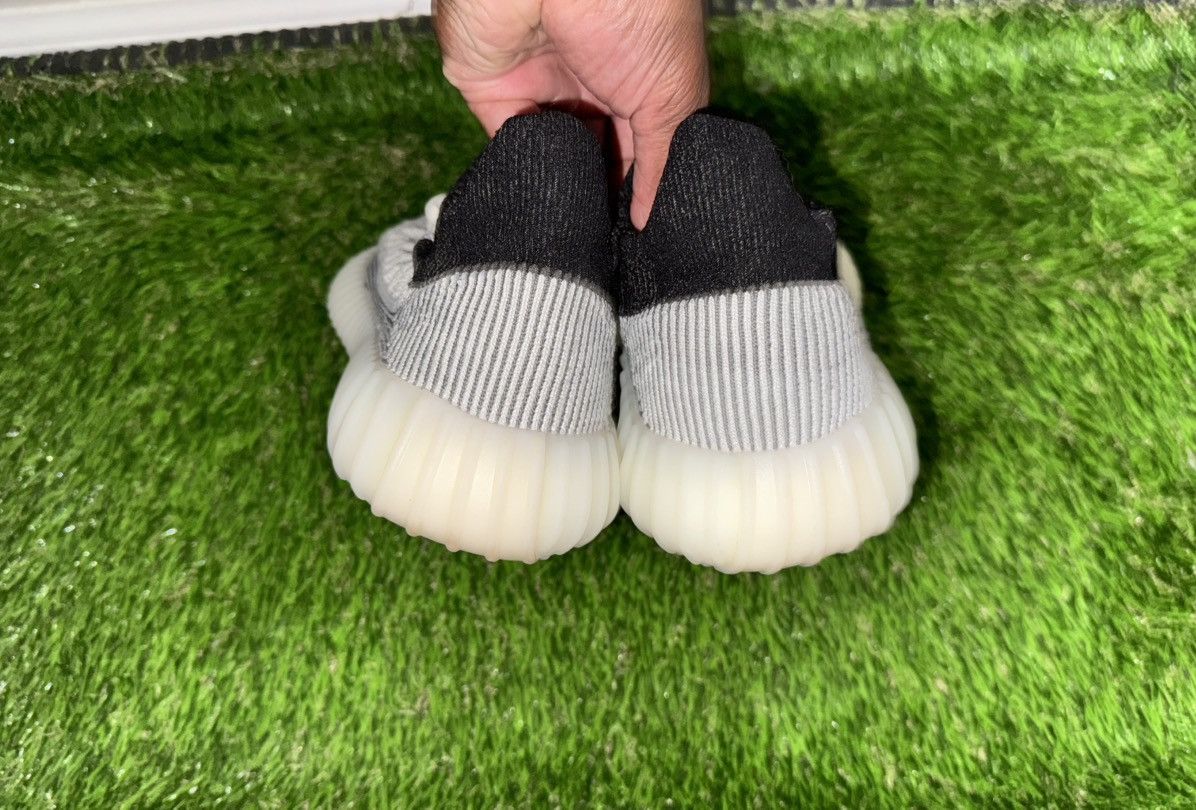 Adidas Adidas Yeezy Boost 350 V2 CMPCT “Panda” Size US 6 / IT 36 - 5 Thumbnail