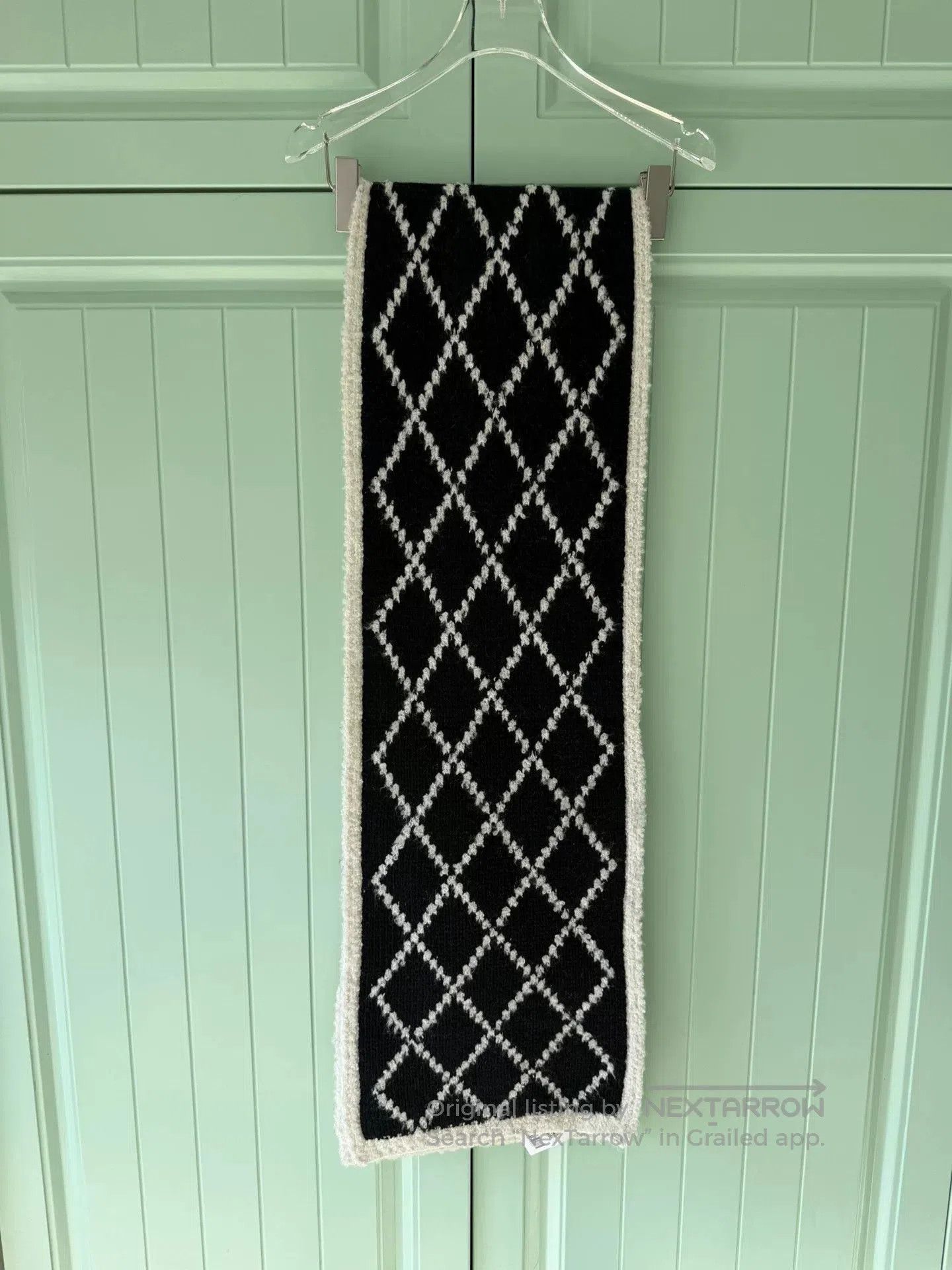 Chanel Chanel Black White Quilted Cashmere Scarf. Size ONE SIZE - 2 Thumbnail