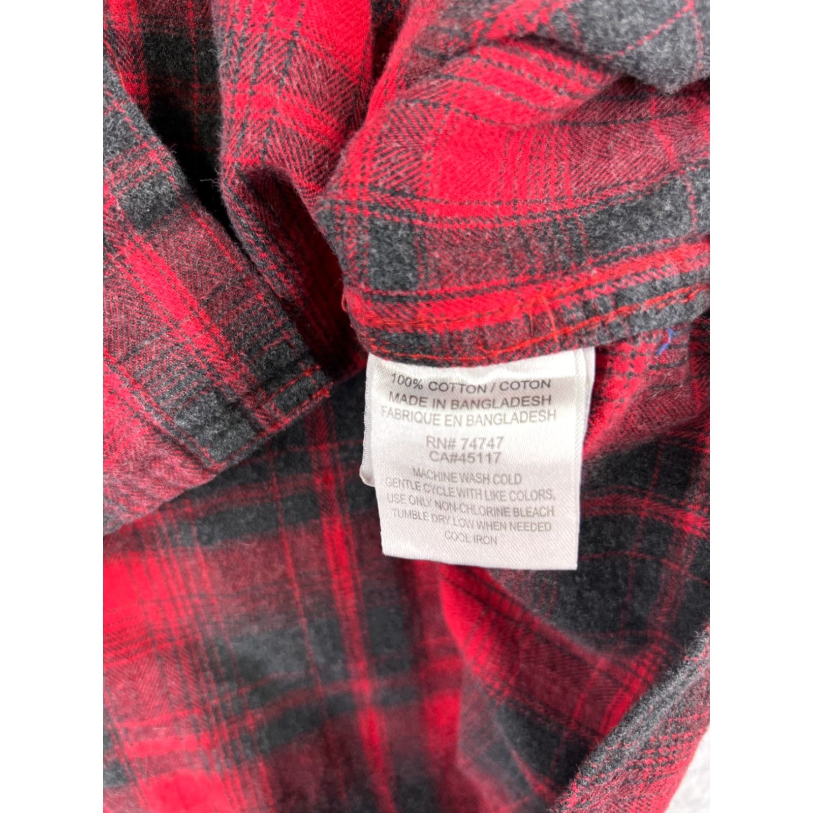 Vintage VINTAGE Redhead Shirt Men Large Red Black Plaid 100% Cotton Long Sleeve Pockets Size US L / EU 52-54 / 3 - 4 Thumbnail