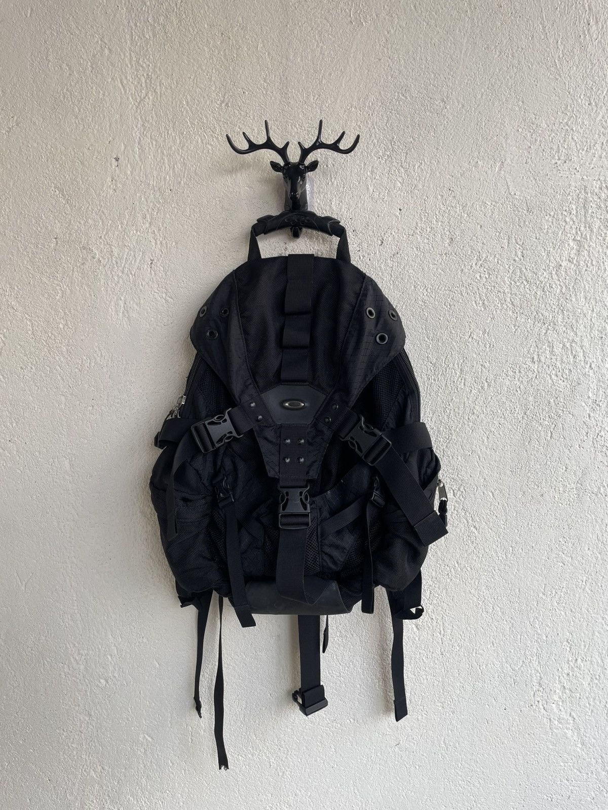 Oakley Rare Oakley Tactical Black Utility Backpack Techwear Outdoor Size ONE SIZE - 1 Thumbnail