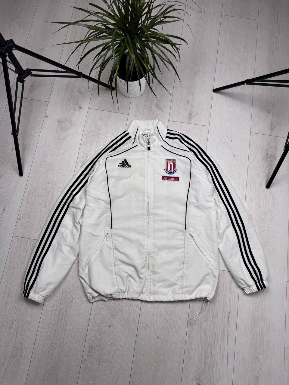 Adidas × Vintage Stoke City Jacket With Zipped White Adidas Mens Size L Size US L / EU 52-54 / 3 - 1 Thumbnail