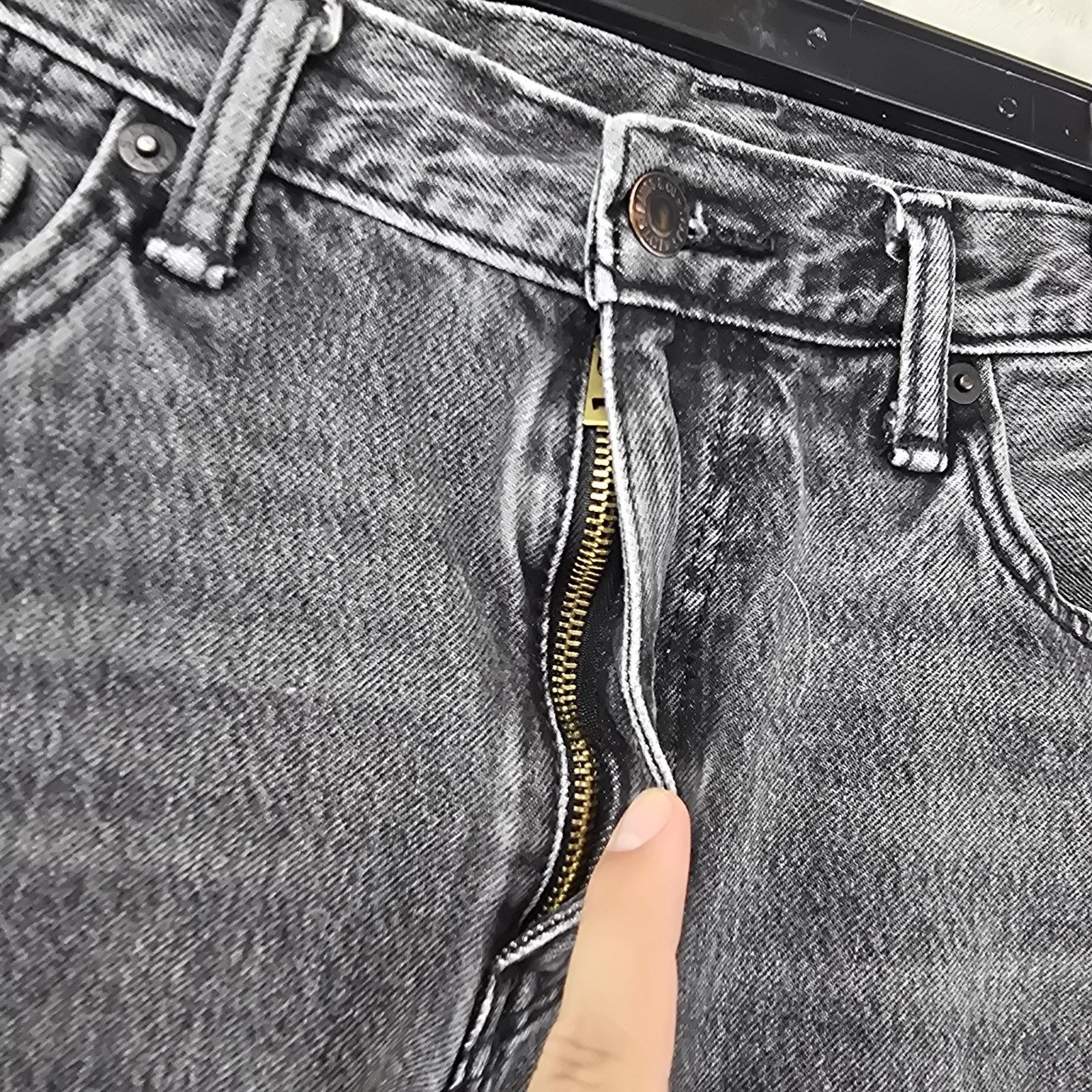 Levi's Levi's 541 Black Jeans Mens 33x29 Taper Fit Stretch Whiskers Size US 33 - 3 Thumbnail