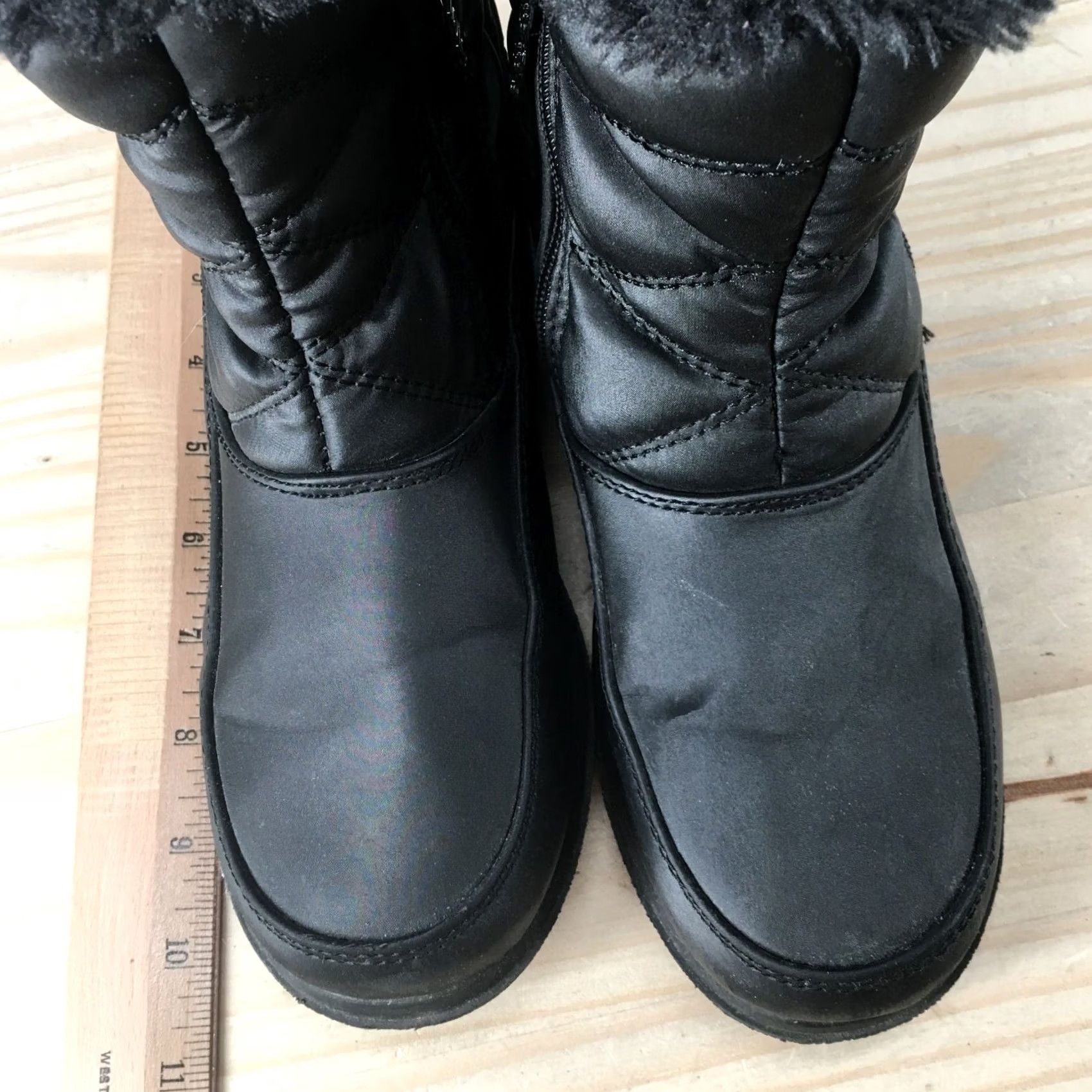 Vintage Totes Boots Womens 6 M Silverton Faux Fur Lined Winter Black Faux Leather Zip Boots Size US 6 / IT 36 - 7 Thumbnail