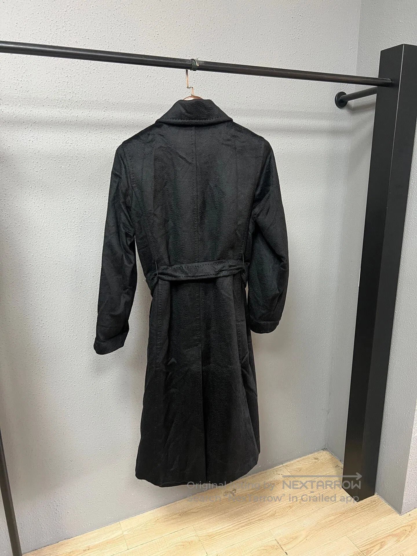 Max Mara Maxmara Black Textured Coat Size 38. Size M / US 6-8 / IT 42-44 - 2 Thumbnail