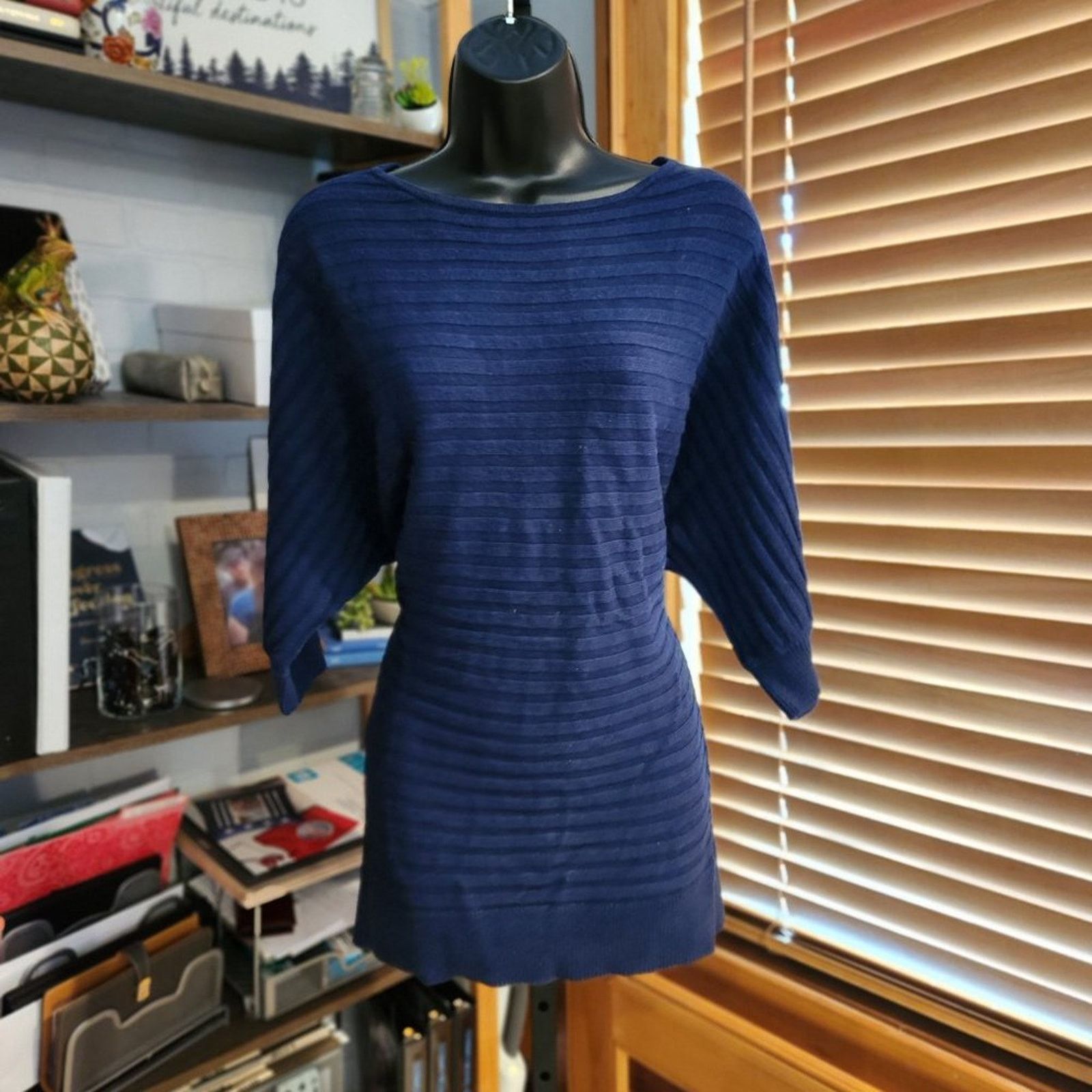 Ann Taylor Horizontal Ribbed Tunic Sweater from Ann Taylor Size M / US 6-8 / IT 42-44 - 2 Thumbnail