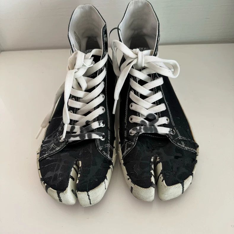 Maison Margiela Maison Margiela Classic black splash ink Tabi split-toe can Size US 8 / EU 41 - 2 Thumbnail