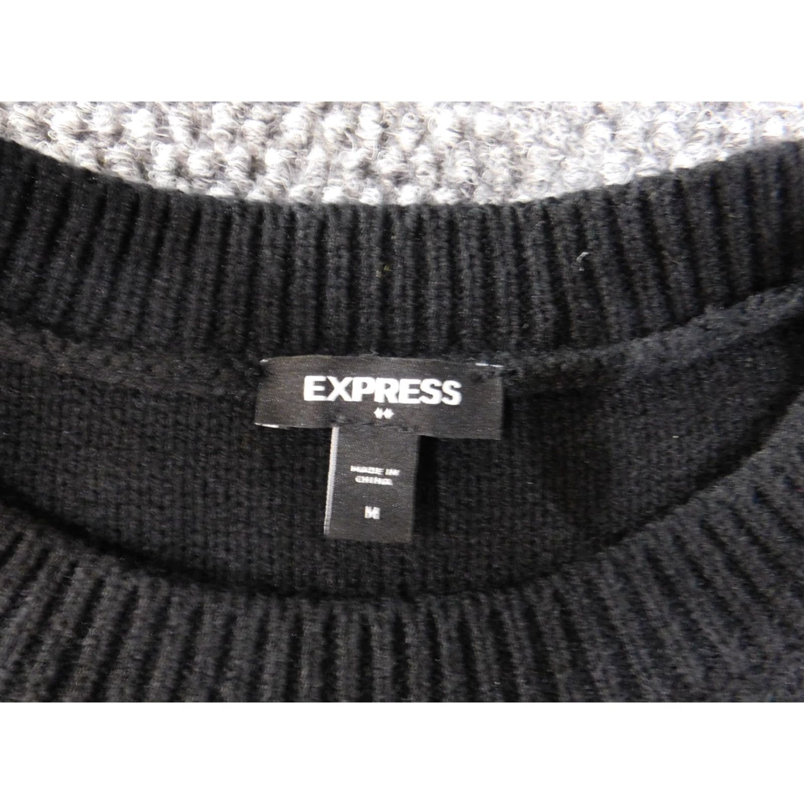 Express Express Womens Medium Black Crewneck Knit Pullover Sweater Size M / US 6-8 / IT 42-44 - 4 Thumbnail