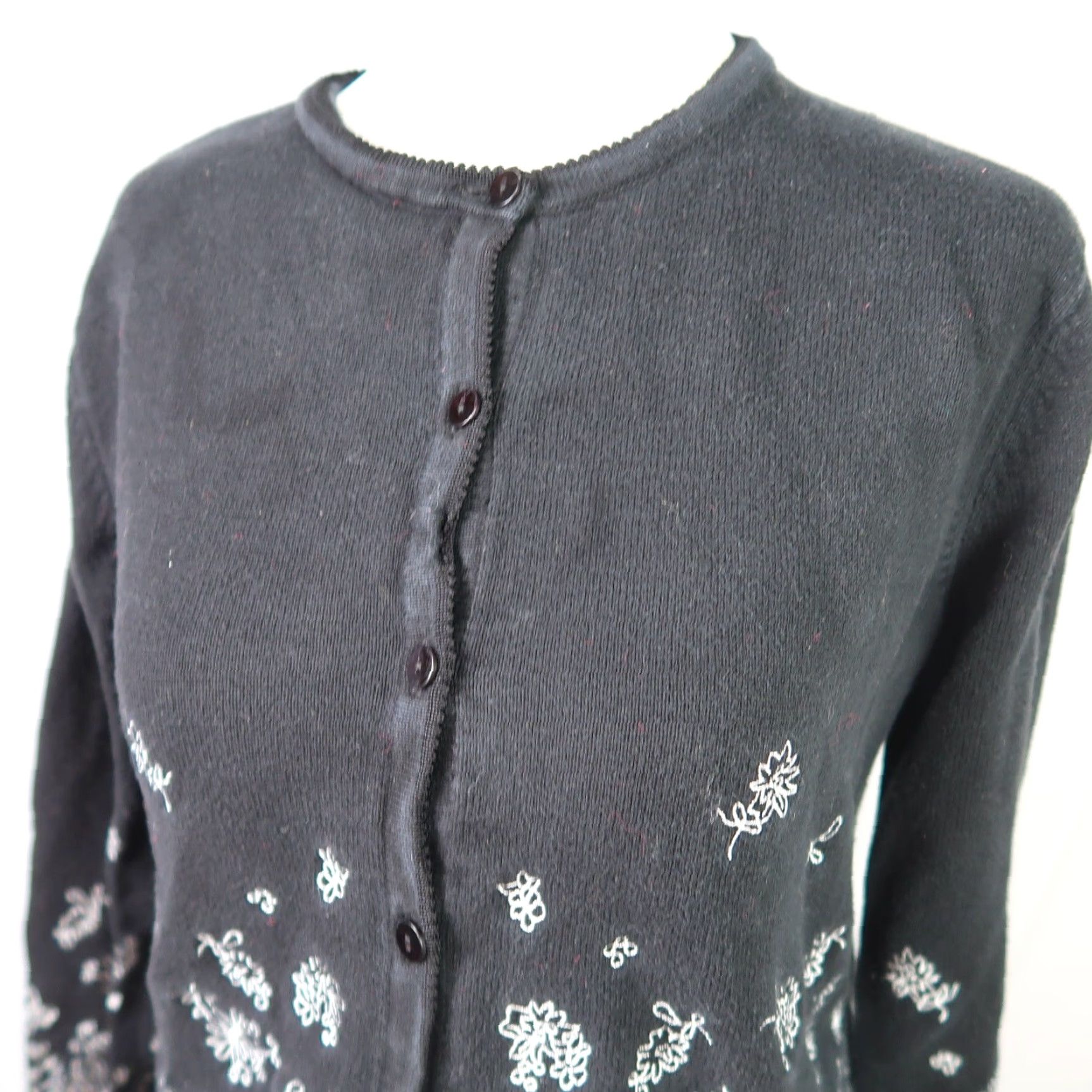 Talbots VINTAGE Talbots Black Knit White Floral Embroidered Cardigan Sweater S Mens? No gender specified. Size S / US 4 / IT 40 - 2 Thumbnail