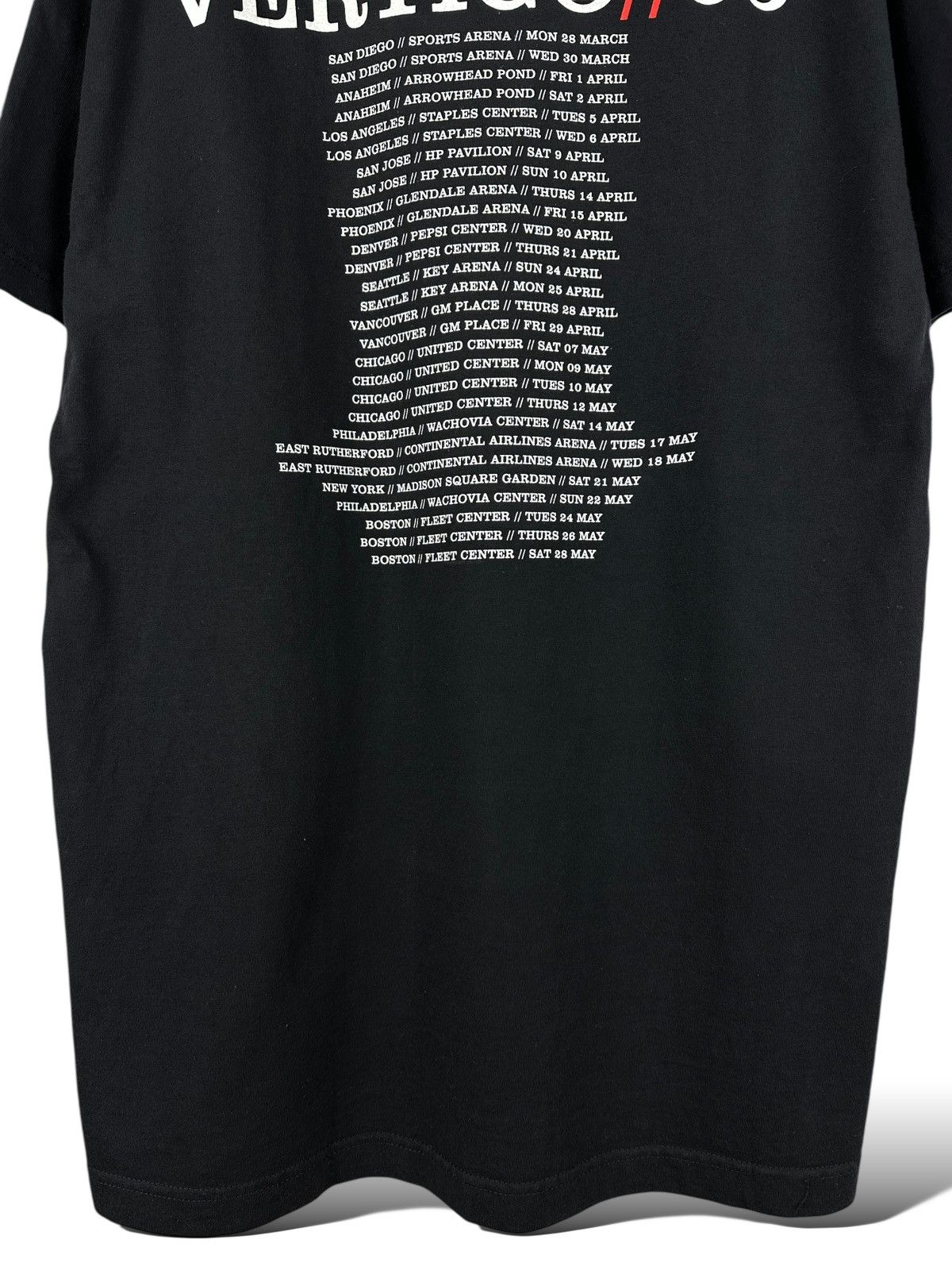 Band Tees Vintage 2005 U2 Vertigo Tour T-Shirt Rock Band Double Sided Size US L / EU 52-54 / 3 - 16 Thumbnail