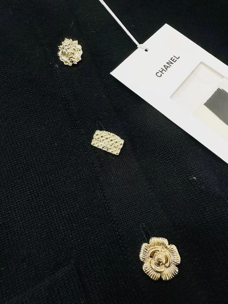 Other Chanel 22B Autumn and Winter Preview Black Badge Button Ca Size XS / US 0-2 / IT 36-38 - 5 Thumbnail