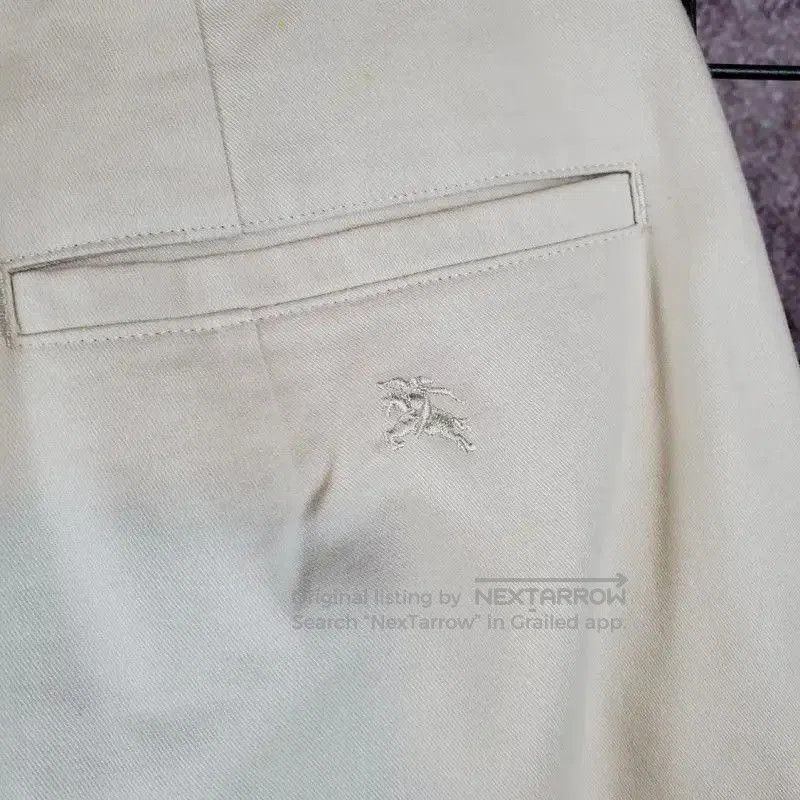Burberry Burberry Summer Beige Embroidered Logo Shorts. Size 26" / US 2 / IT 38 - 9 Thumbnail