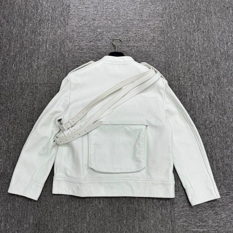 Louis Vuitton Louis Vuitton White embossed calfskin jacket Size US M / EU 48-50 / 2 - 6 Thumbnail