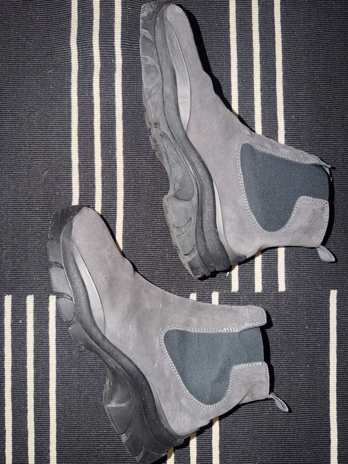 John Elliott John Elliott Suede Shark Caldera Chelsea Boot - Lug Sole Size US 10 / EU 43 - 3 Thumbnail