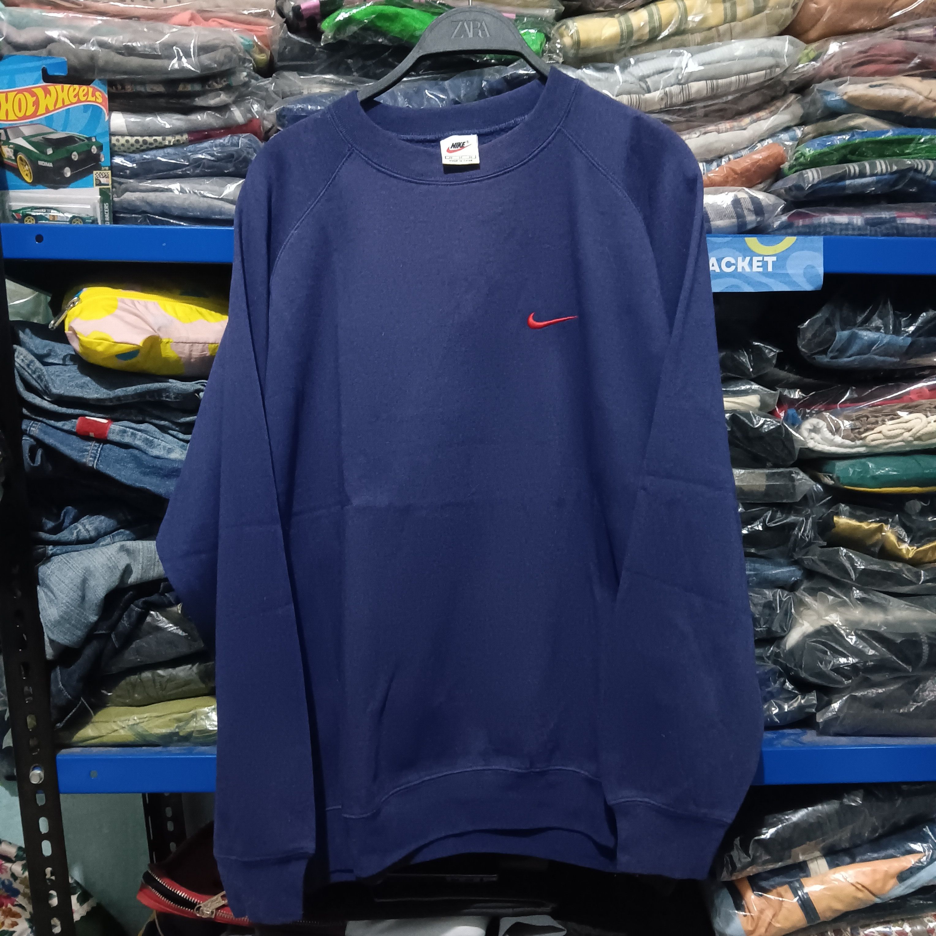 Nike Vintage Nike small whoosh crewneck Size US XL / EU 56 / 4 - 1 Thumbnail