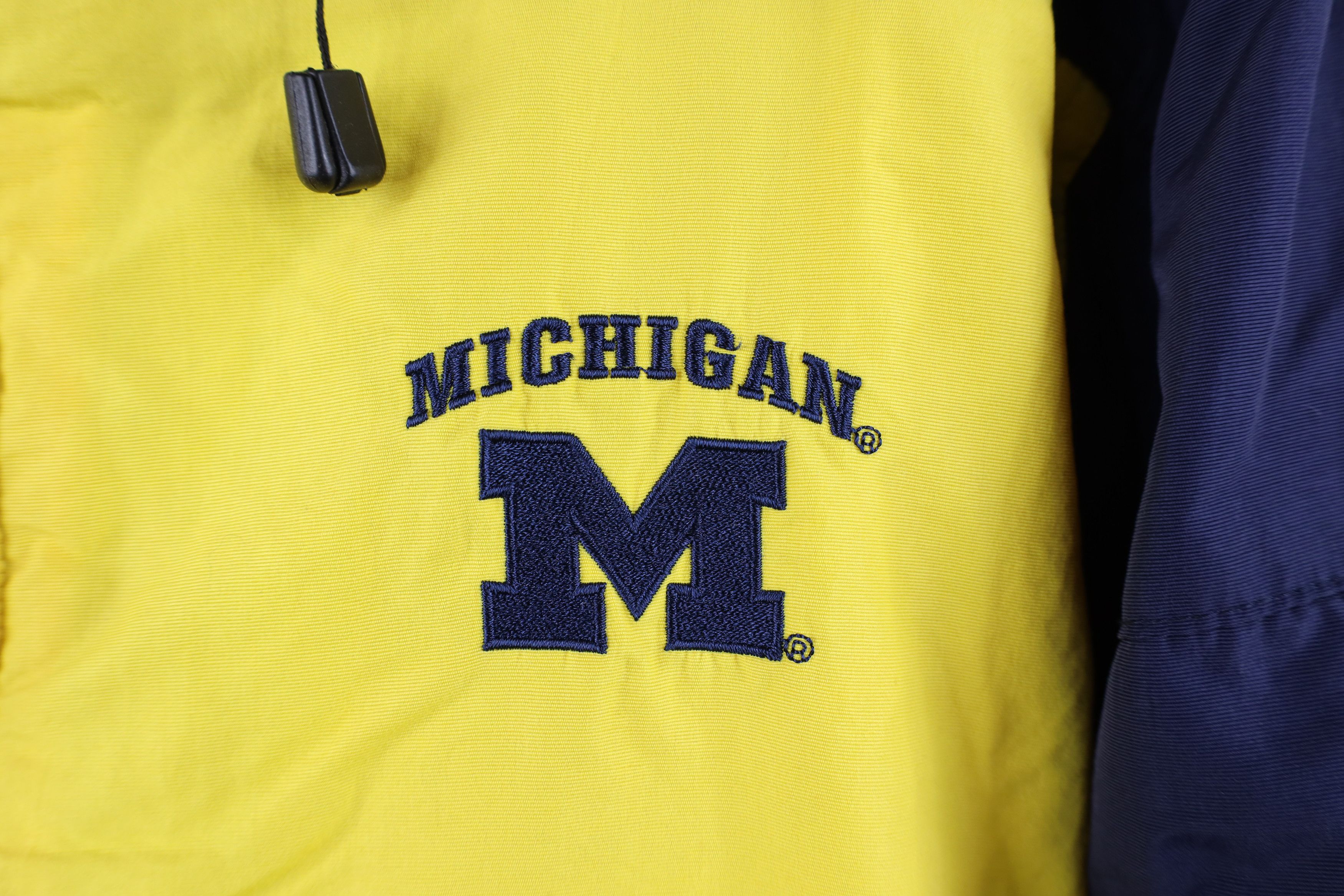 Vintage Vintage Fleece Lined University of Michigan Hooded Jacket Size US L / EU 52-54 / 3 - 4 Thumbnail