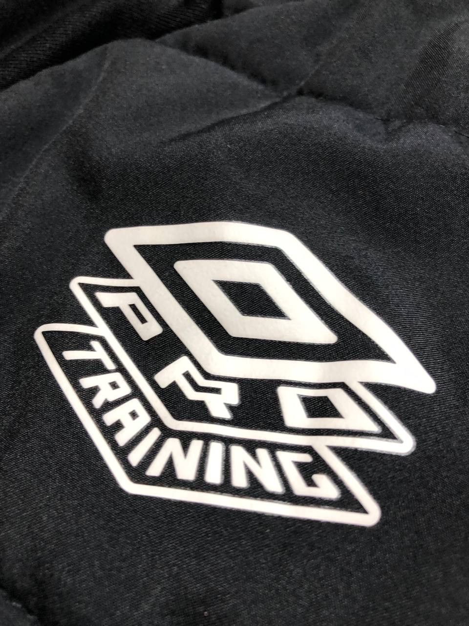 Umbro vintage black logo O2 jacket Umbro Y2K Streetwear Size US L / EU 52-54 / 3 - 5 Thumbnail