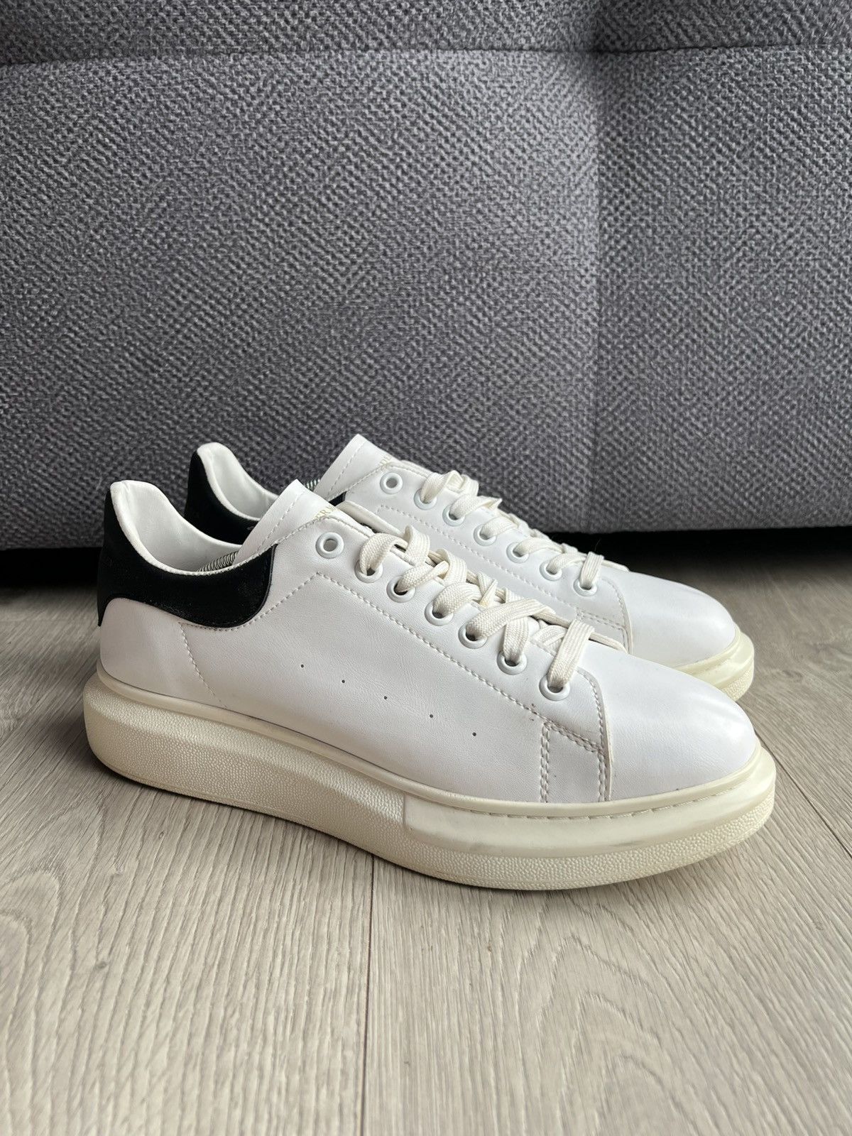 Alexander McQueen Alexander Mcqueen Man Sneakers 777241W4SS3