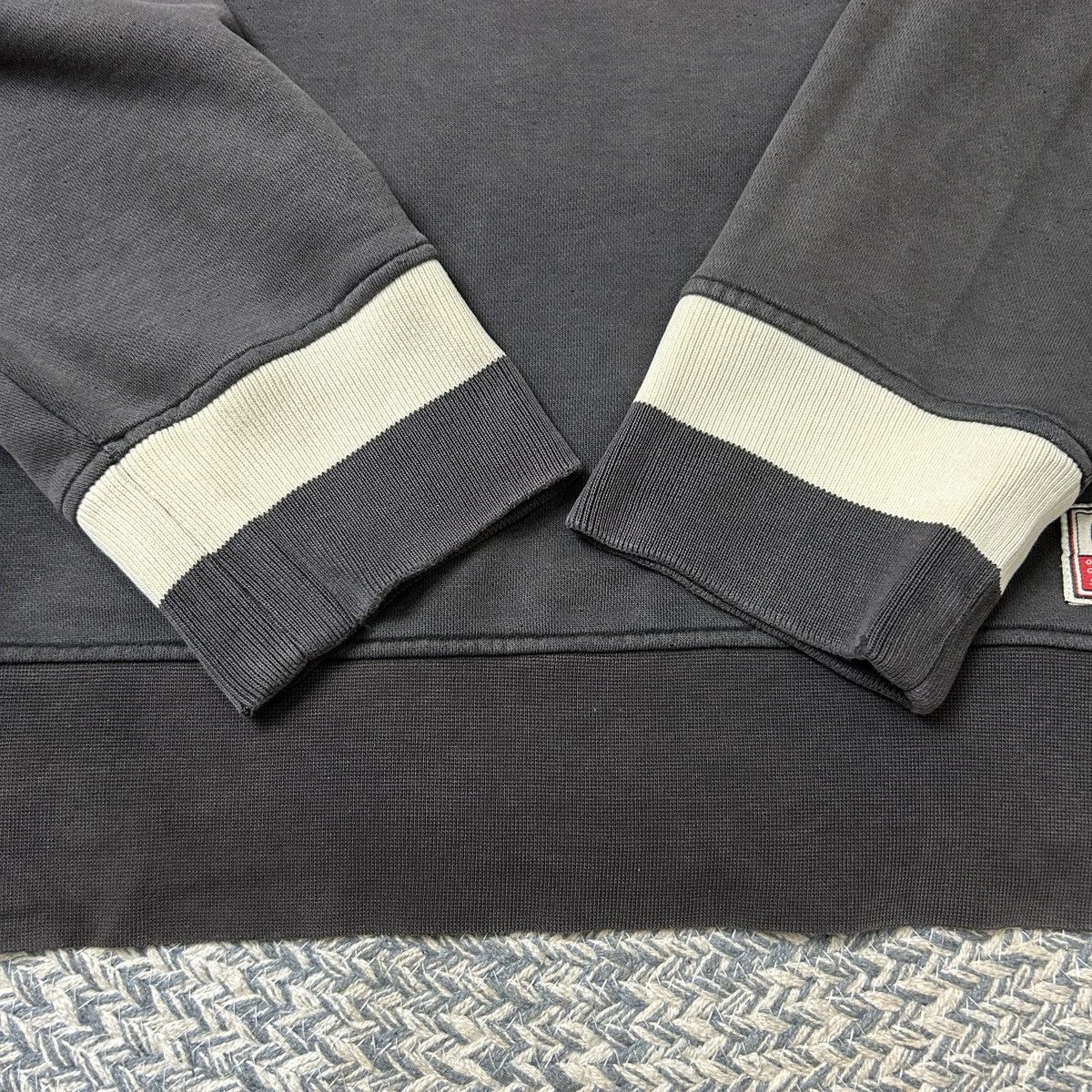 Nike × Vintage Vintage Nike 00s spellout 1971 sweatshirt Size US L / EU 52-54 / 3 - 6 Thumbnail
