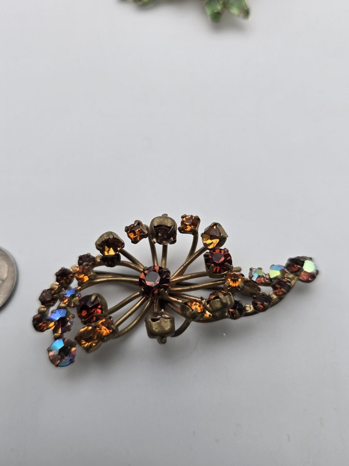 Aurora Shoe Company Vintage Austria Amber AB Rhinestone Spray Brooch Size ONE SIZE - 1 Thumbnail