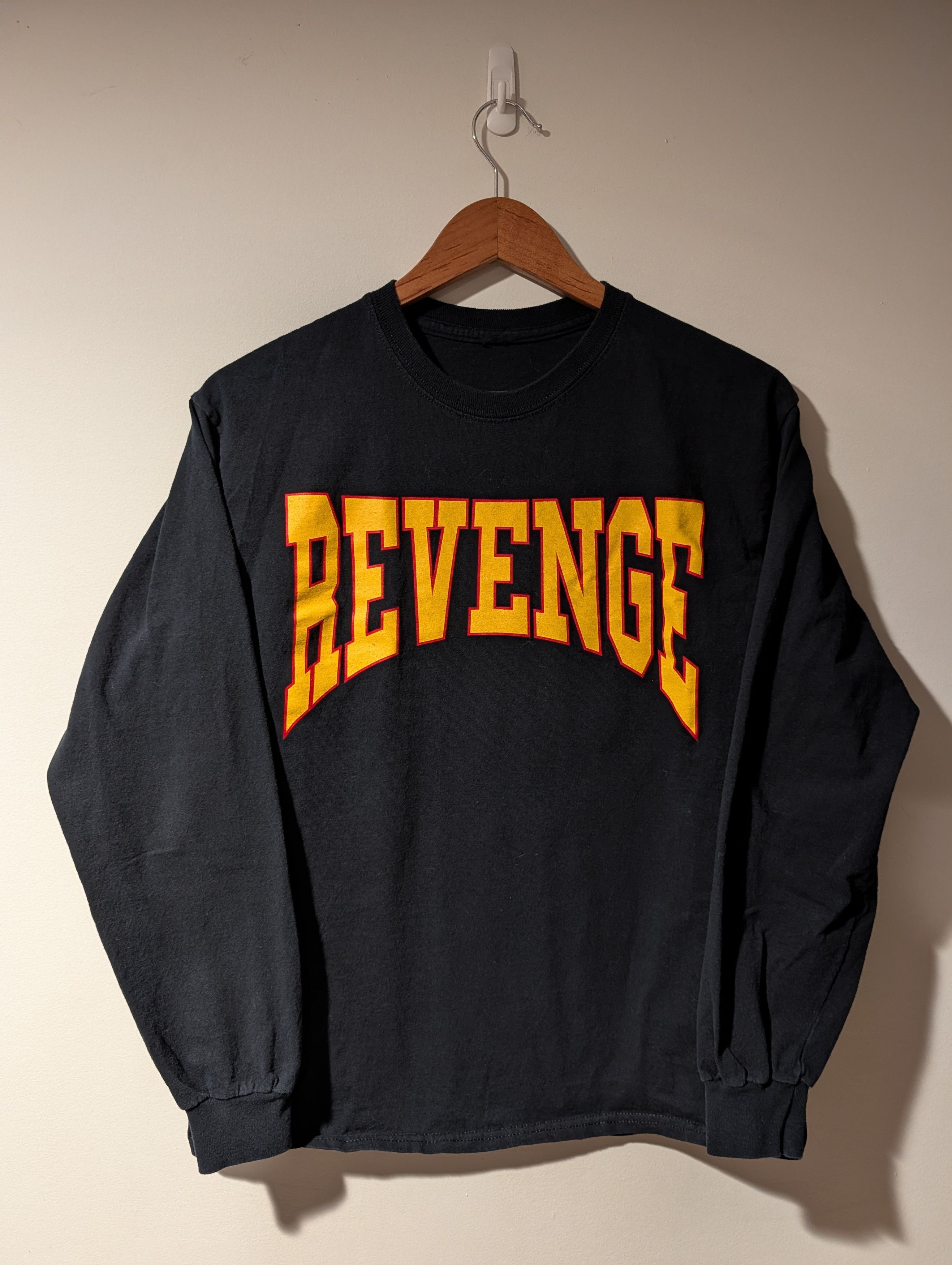 October's Very Own DRAKE Summer Sixteen Tour Long Sleeve Looking For Revenge Size US M / EU 48-50 / 2 - 1 Thumbnail
